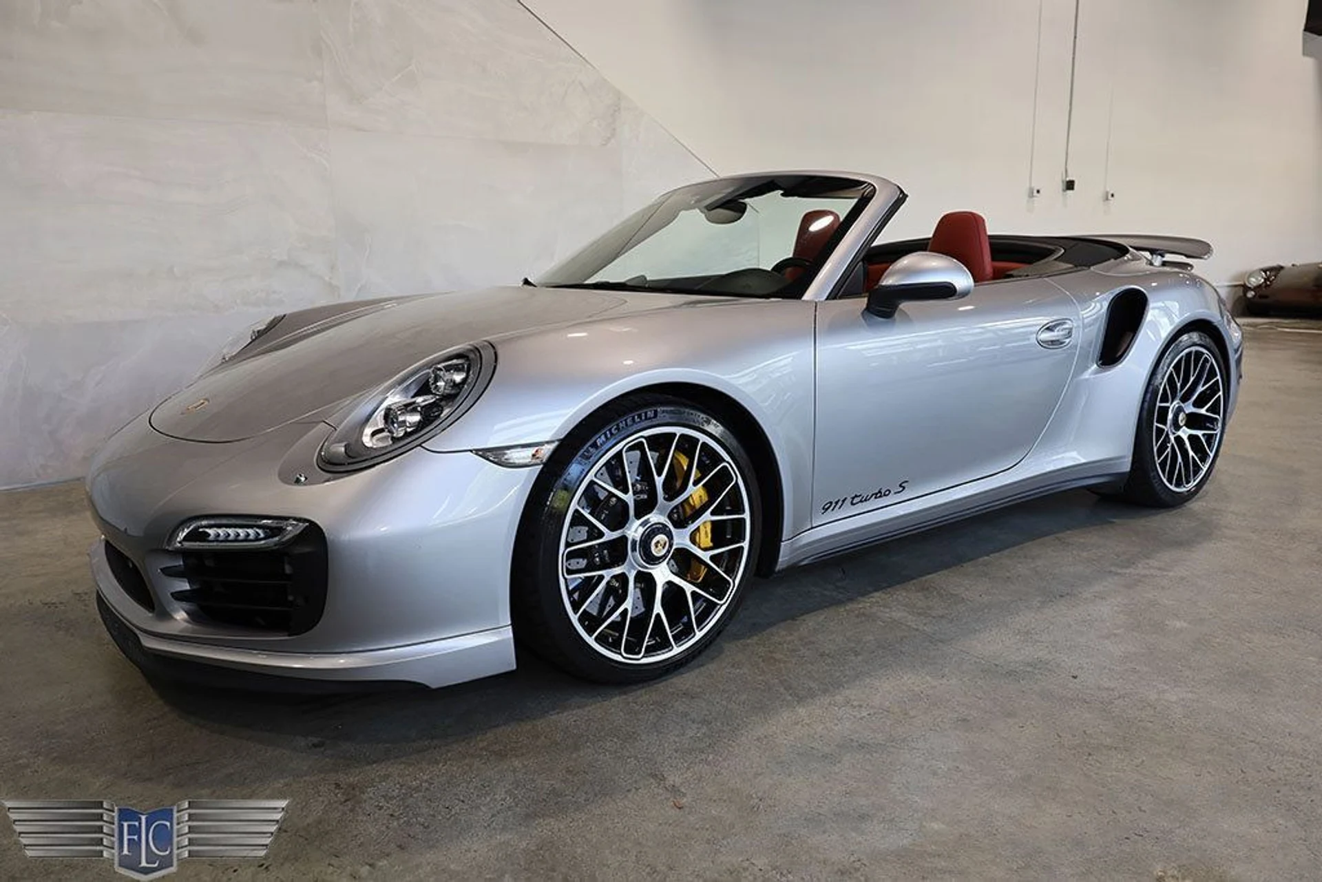 mph017_2678184301_used_2014_porsche_911_turbocabriolet_9689_22886118_18_1024_3bccb73329