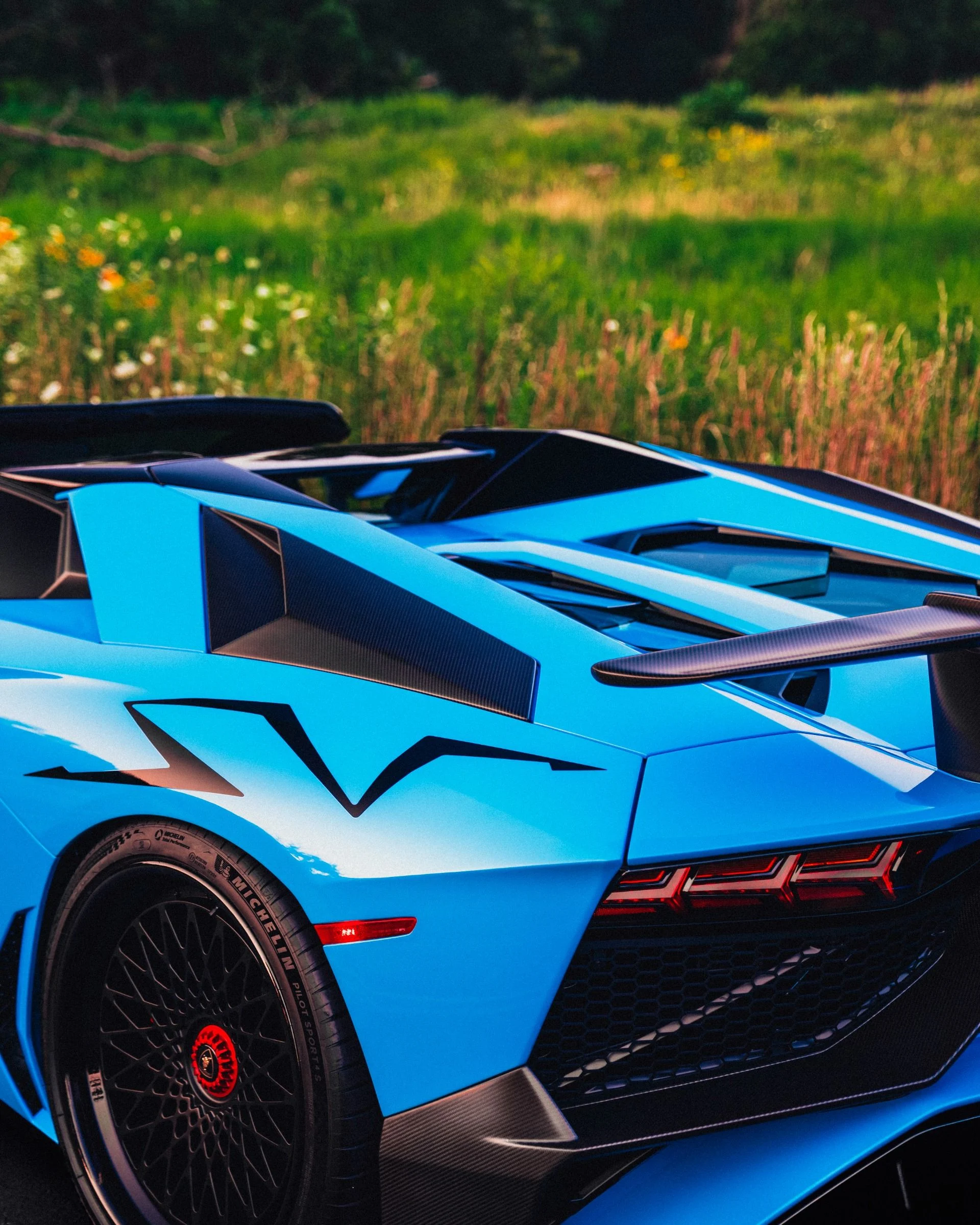 mph017_2678521995_9696_p18_l_f2706041d8