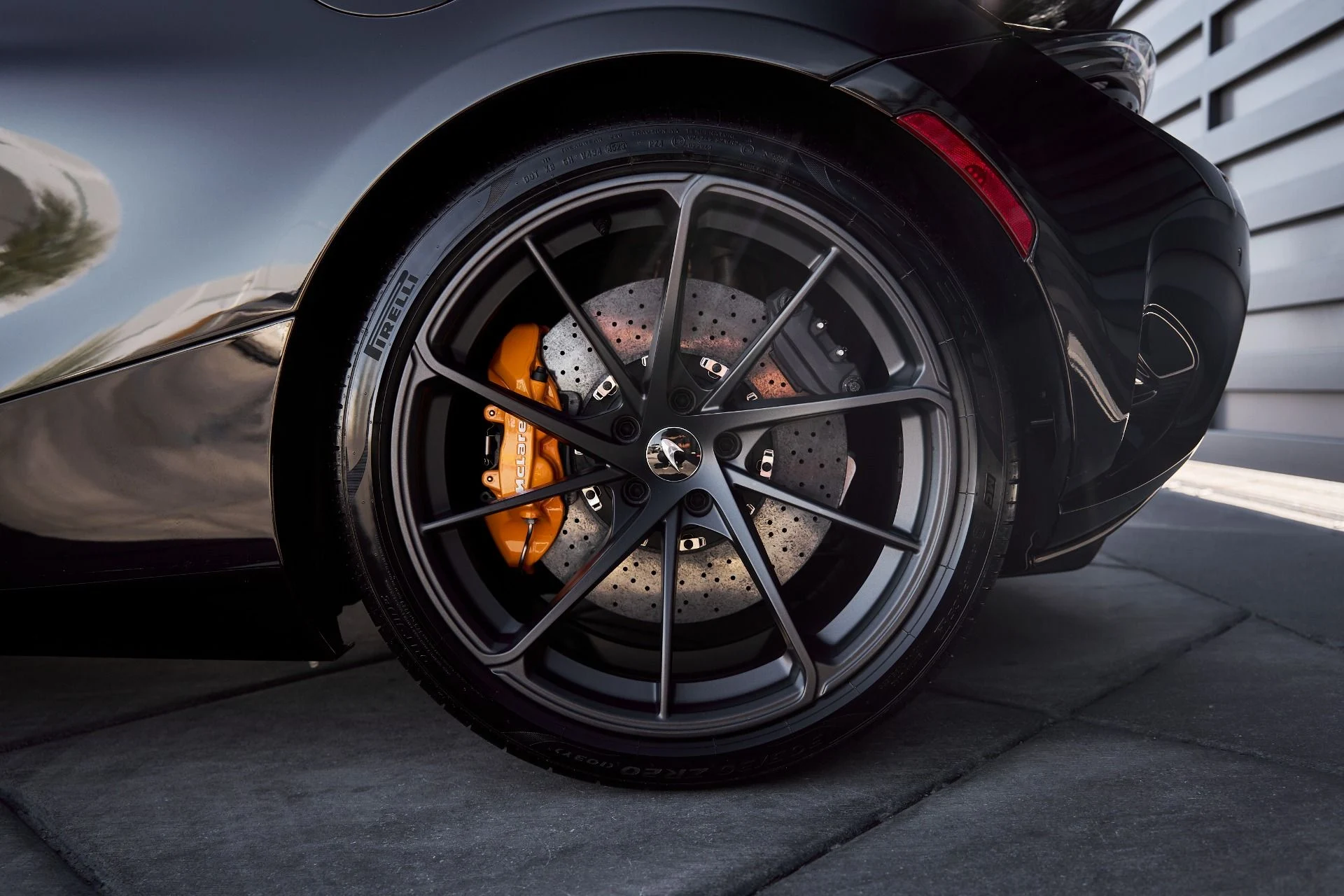 mph017_2696636287_Used_2024_Mc_Laren_750_S_Spider_1762034322_6b21798377