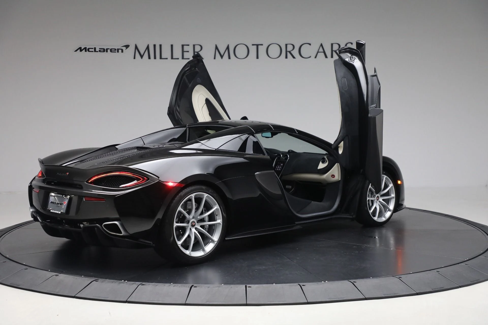 mph017_2698488438_Used_2018_Mc_Laren_570_S_Spider_0bfcaafc3c