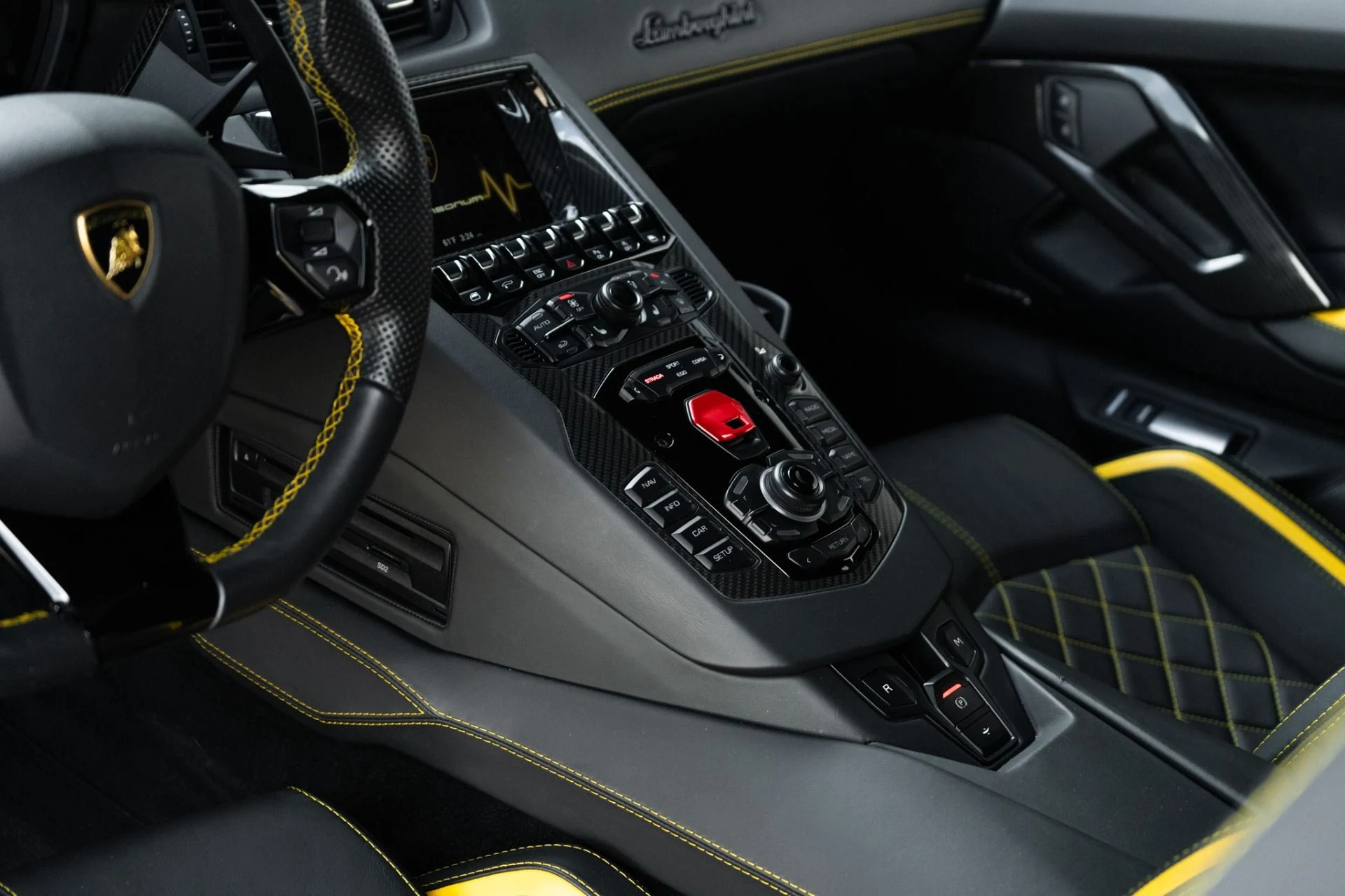 mph017_2712830325_Used_2018_Lamborghini_Aventador_S_LP_740_4_S_1761083724_24f3eb9ec0