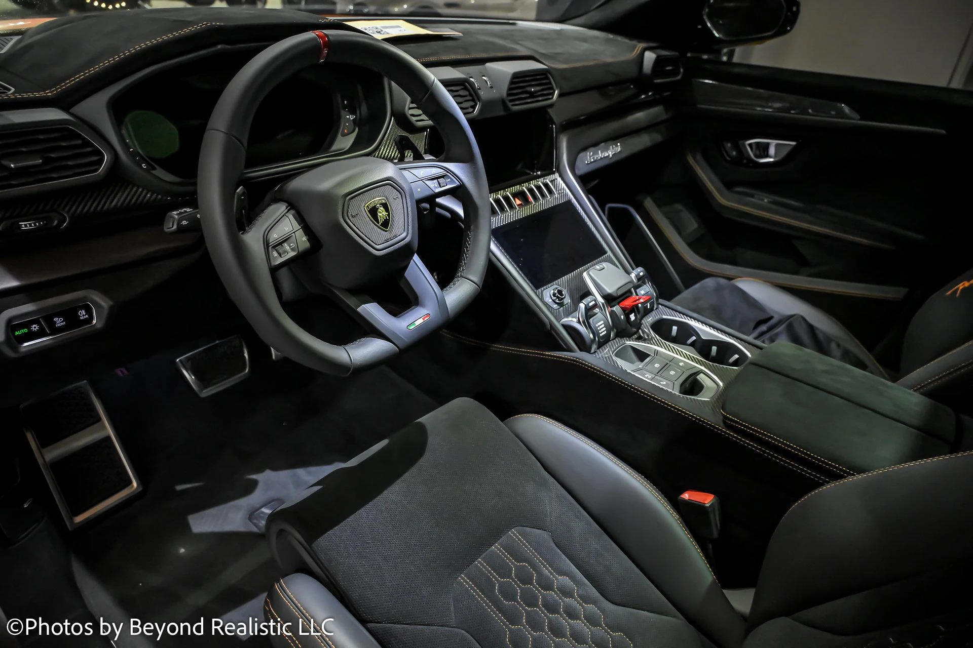 mph017_2718697569_Used_2024_Lamborghini_Urus_Performante_1765964554_101da3b16c