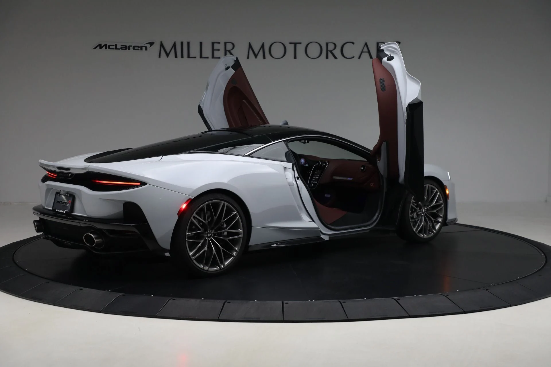 mph017_27233855_Used_2023_Mc_Laren_GT_Luxe_efce53ef30