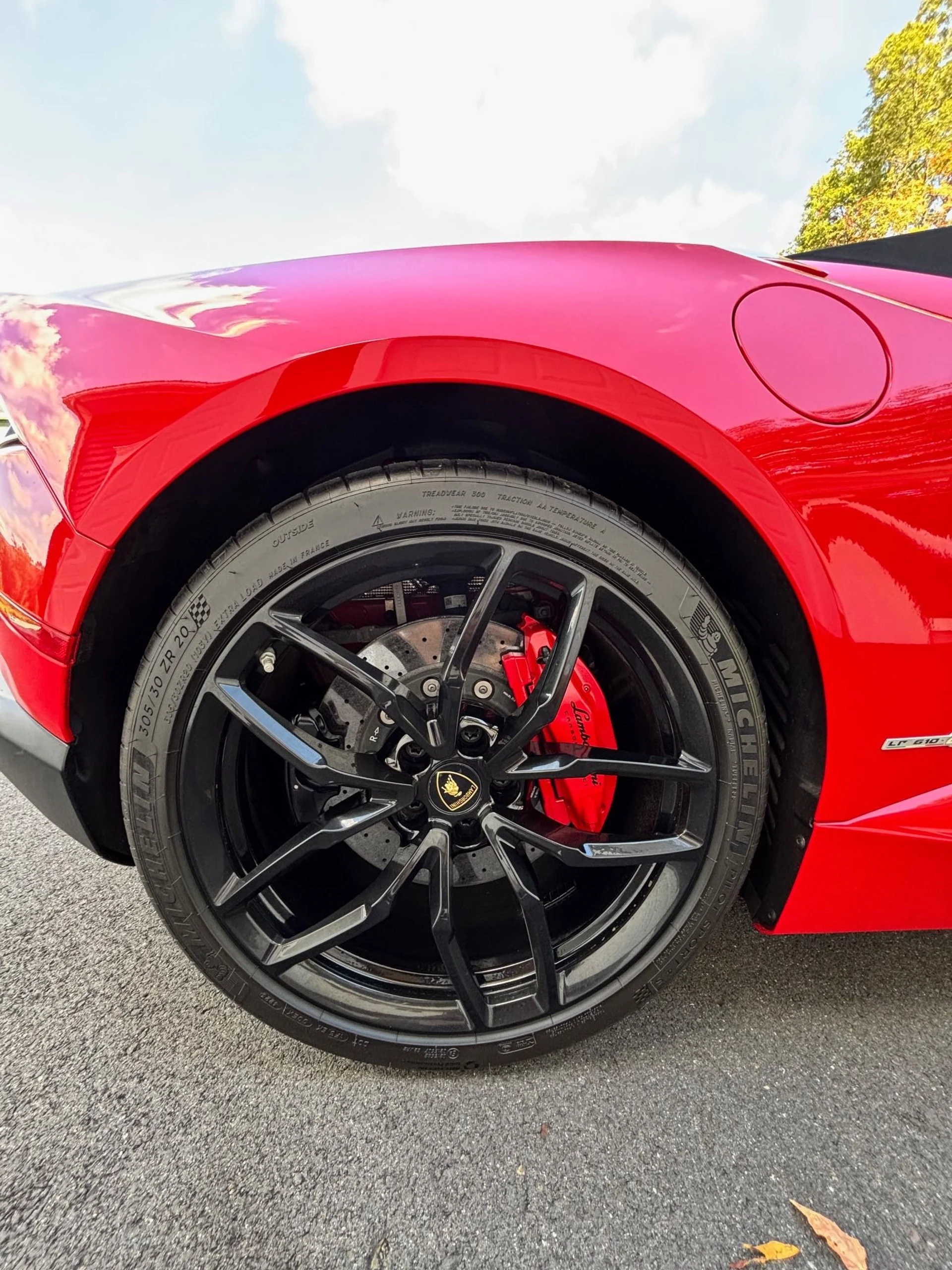 mph017_2731759953_Used_2017_Lamborghini_Huracan_LP_610_4_Spyder_1759940136_a9849a2a99