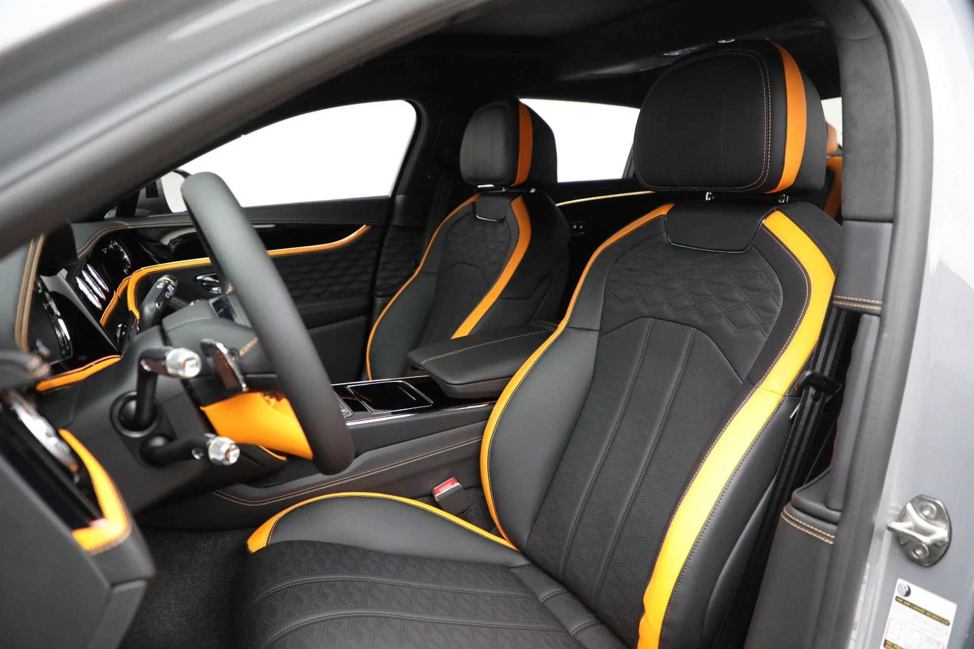 mph017_27429655_New_2025_Bentley_Flying_Spur_Speed_4e241fb85a