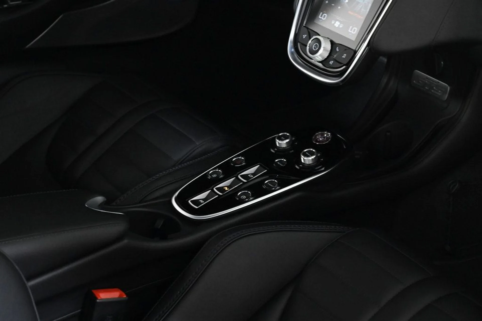 mph017_2745669060_used_2025_mclaren_gts_11350_22938717_17_1024_7a80b6e922