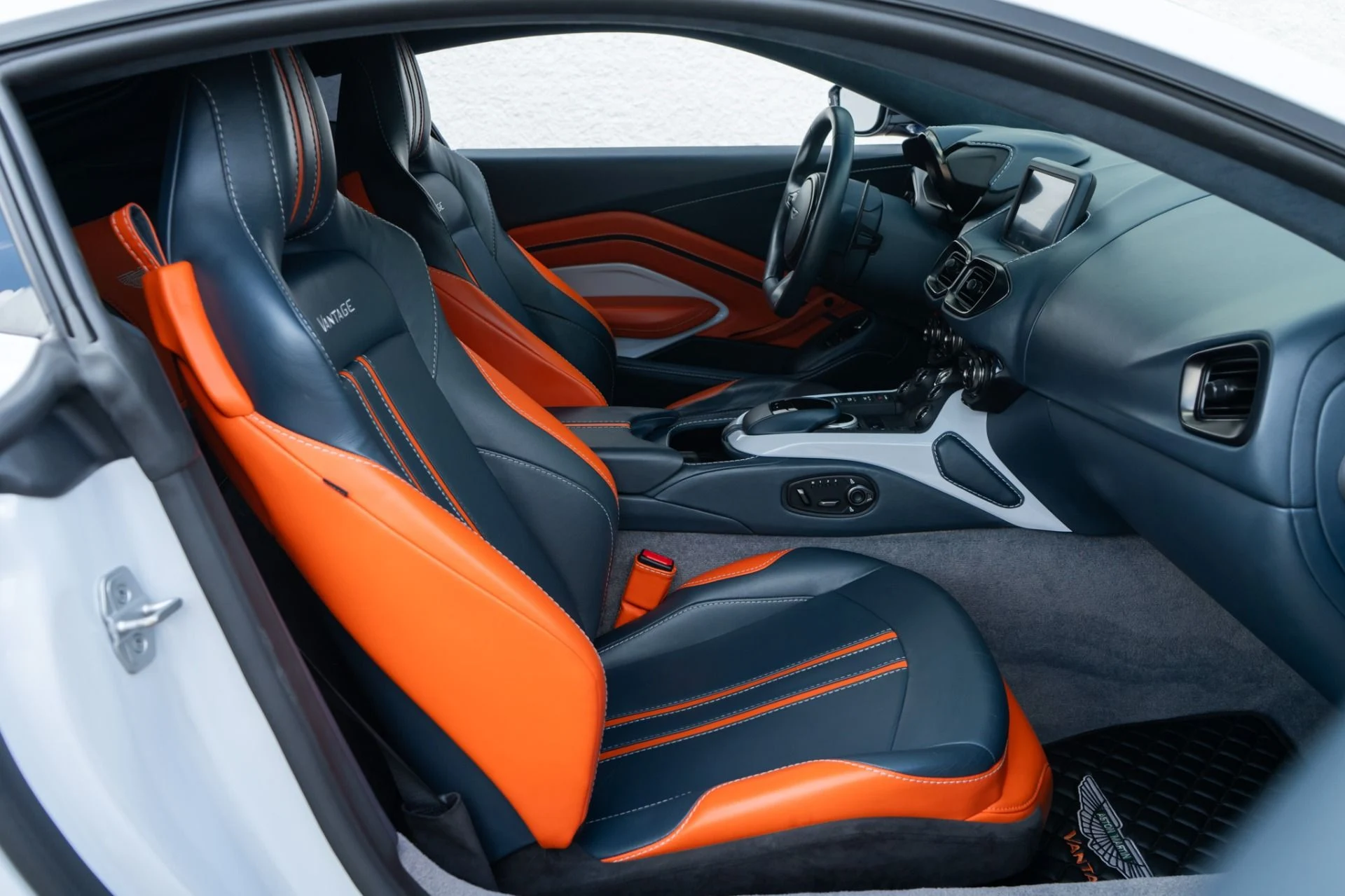 mph017_2747854006_Used_2019_Aston_Martin_Vantage_1777043829_907c4b6996