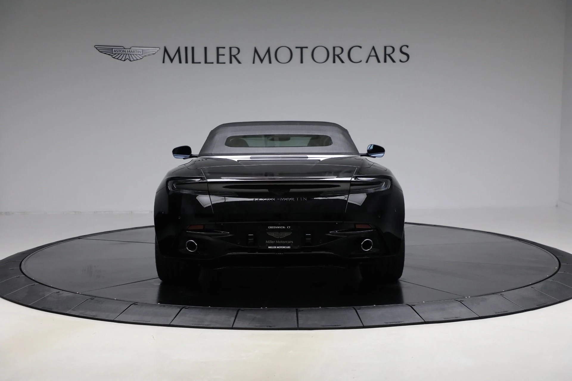 mph017_2756029933_New_2025_Aston_Martin_DB_12_Volante_e7a415acbc