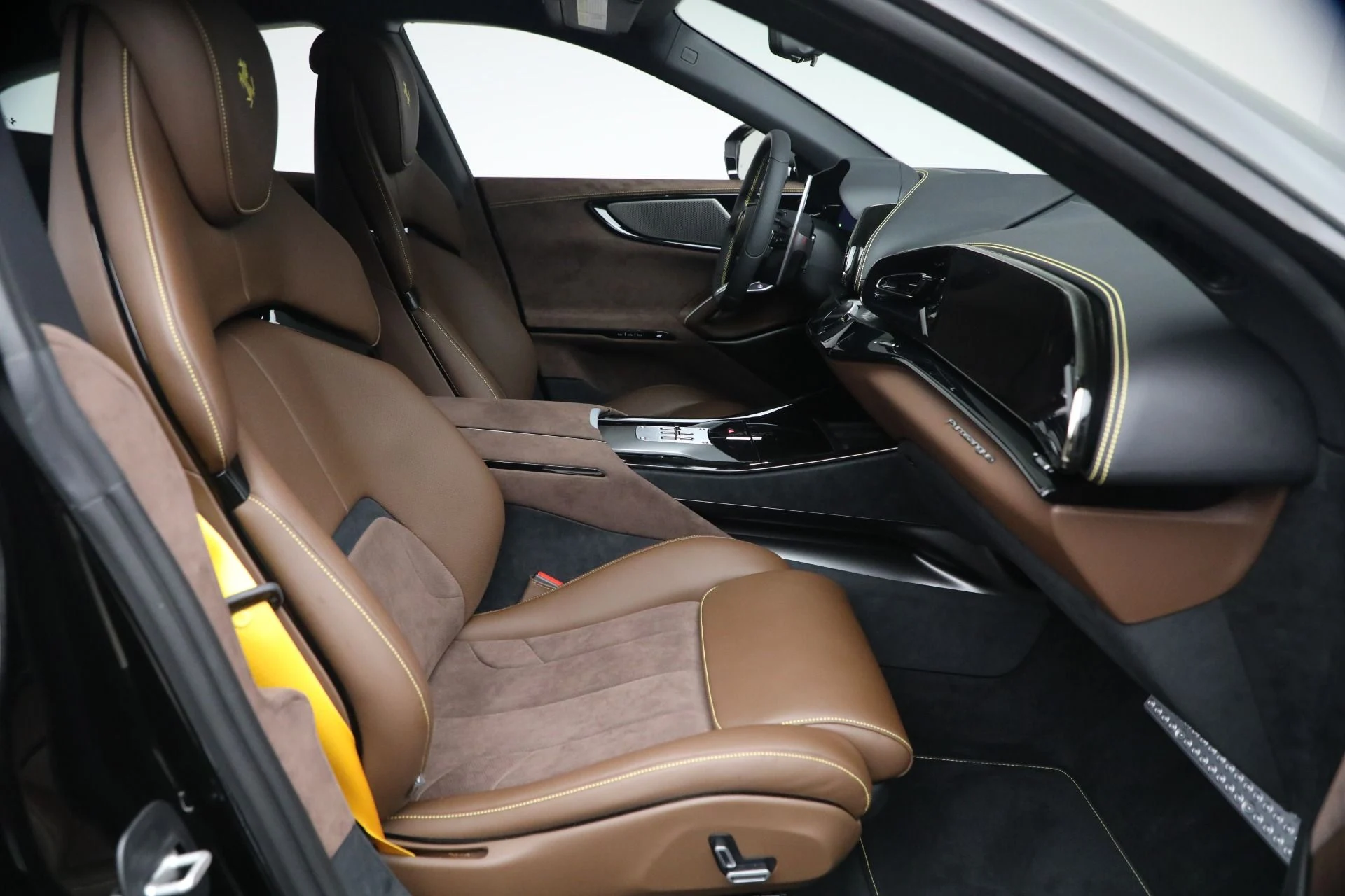 mph017_2760950196_Used_2025_Ferrari_Purosangue_1774107863_a87a0bf60c