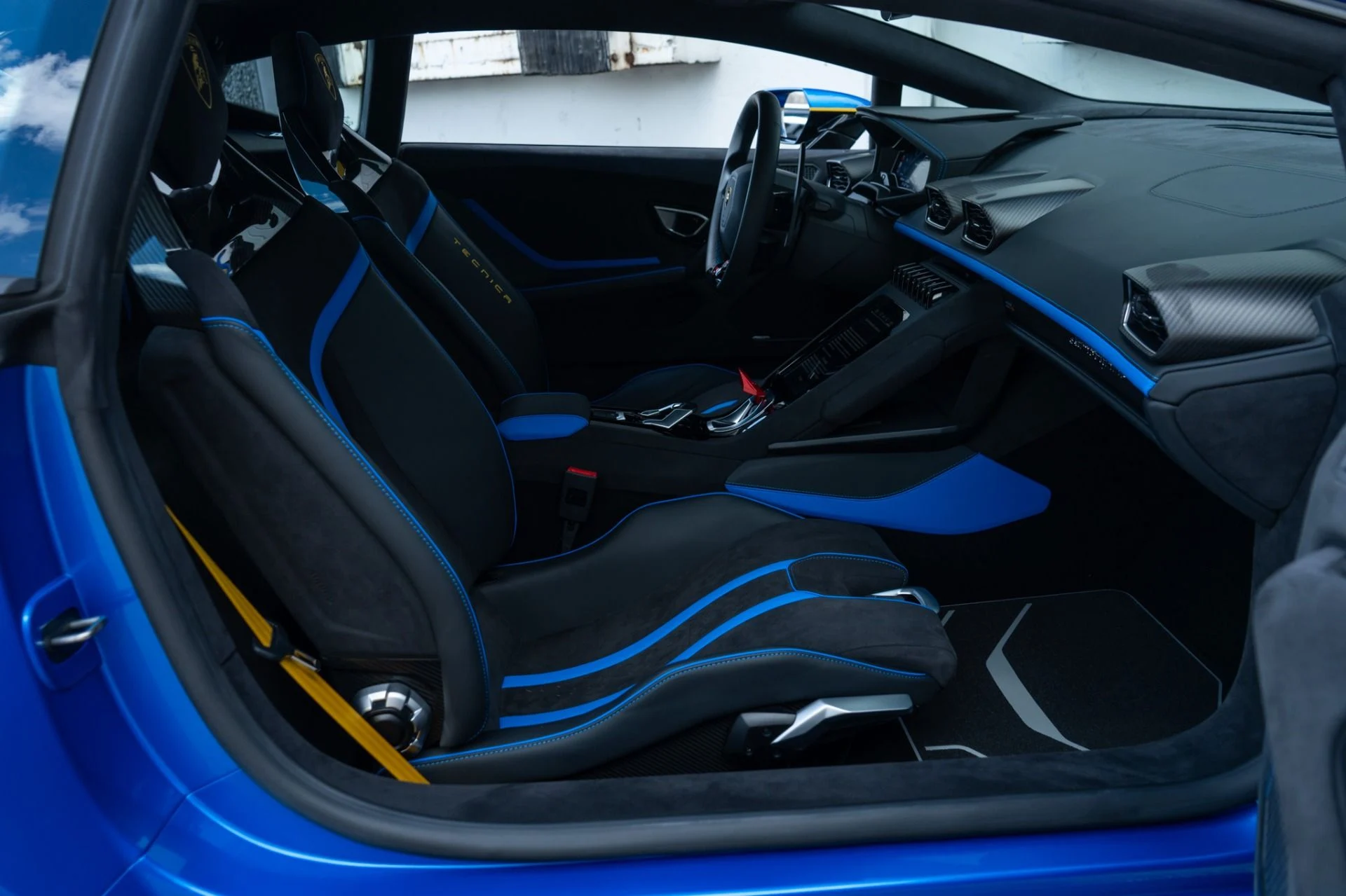 mph017_2765137890_Used_2023_Lamborghini_Huracan_Tecnica_1790706861_b517e32223