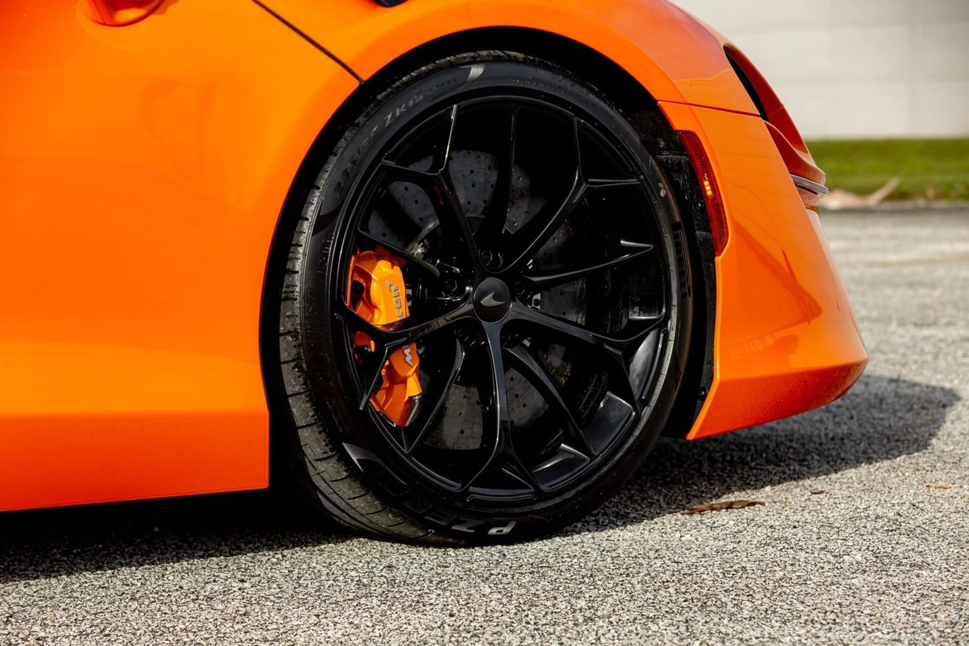 mph017_2772303445_457_p18_l_c045742398