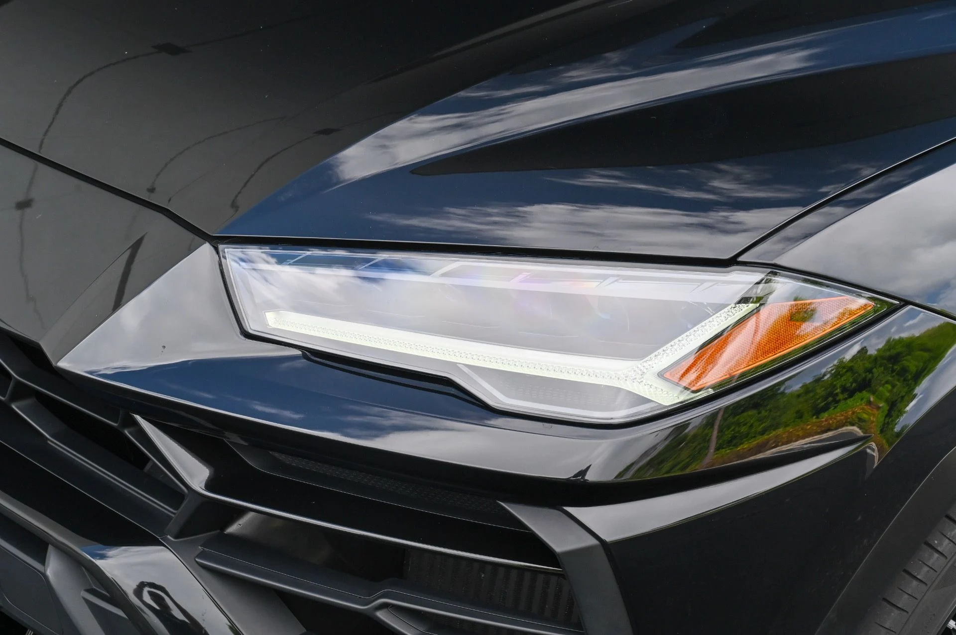 mph017_2772560019_Used_2020_Lamborghini_Urus_1726606286_6dbfd9150e