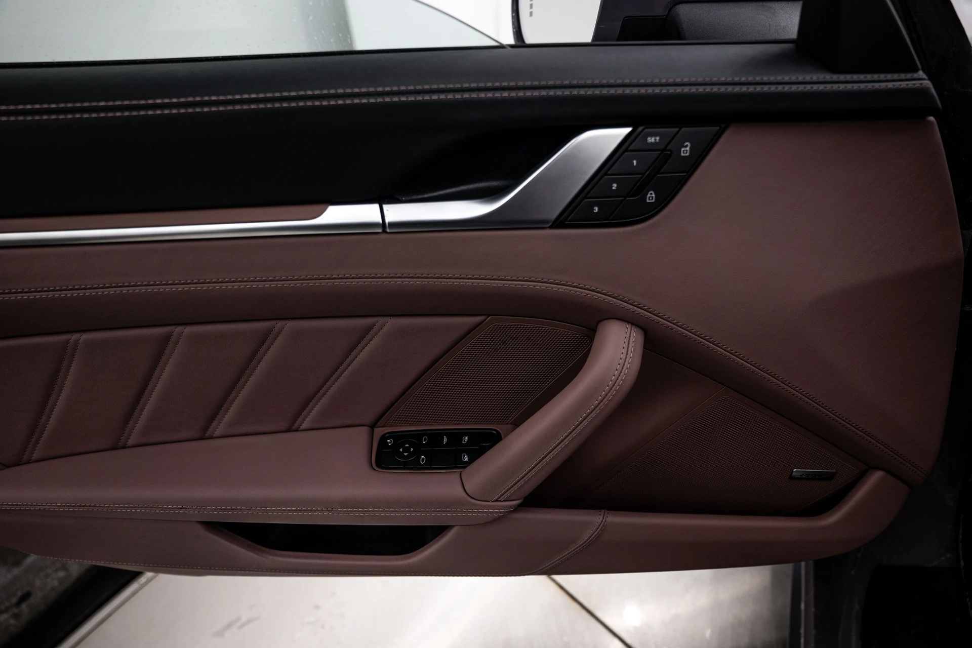 mph017_2772744116_69fcbbe17d2576ab6c37bbd3ad6f621b_c1e48dccad