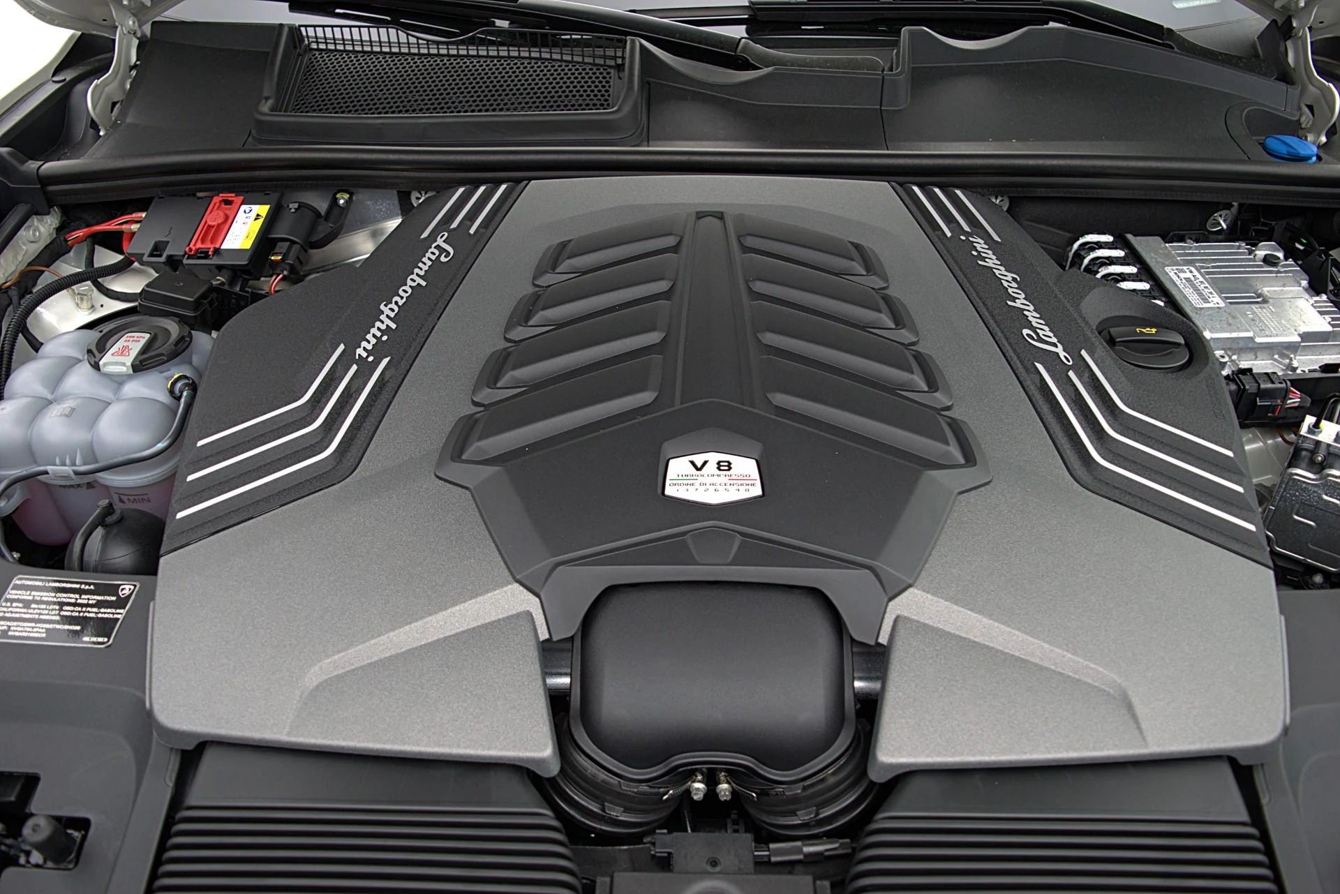 mph017_2774961370_Used_2022_Lamborghini_Urus_SELEZIONE_PRE_OWNED_CERTIFIED_41cbb10c82