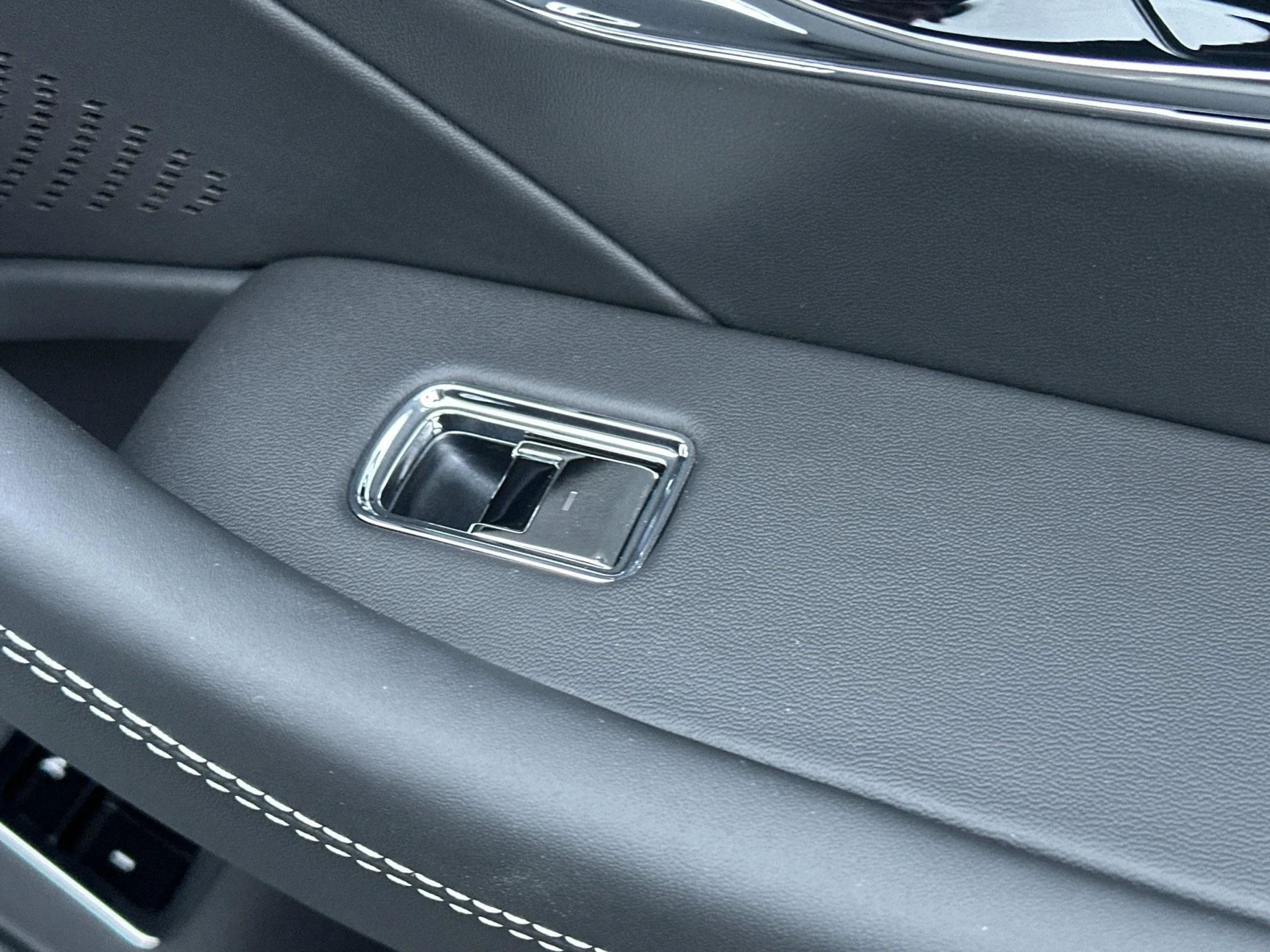 mph017_2780661485_New_2026_Bentley_Flying_Spur_1766589032_e545f8c908