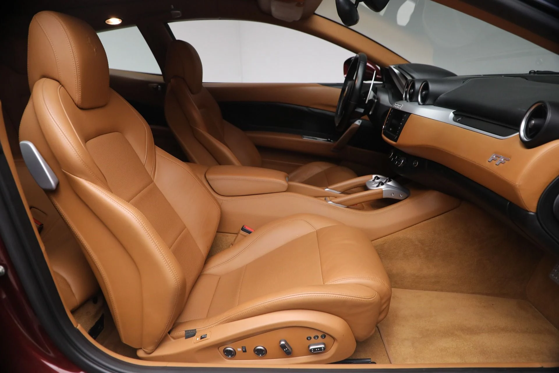 mph017_2787482091_Used_2012_Ferrari_FF_1765920429_ddbb01d0ee