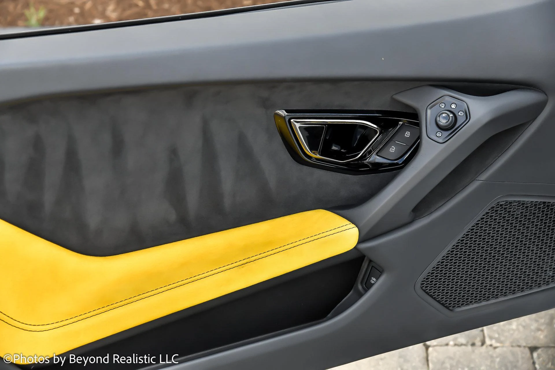 mph017_2794698917_Used_2019_Lamborghini_Huracan_LP_580_2_S_1766655561_66c5091296