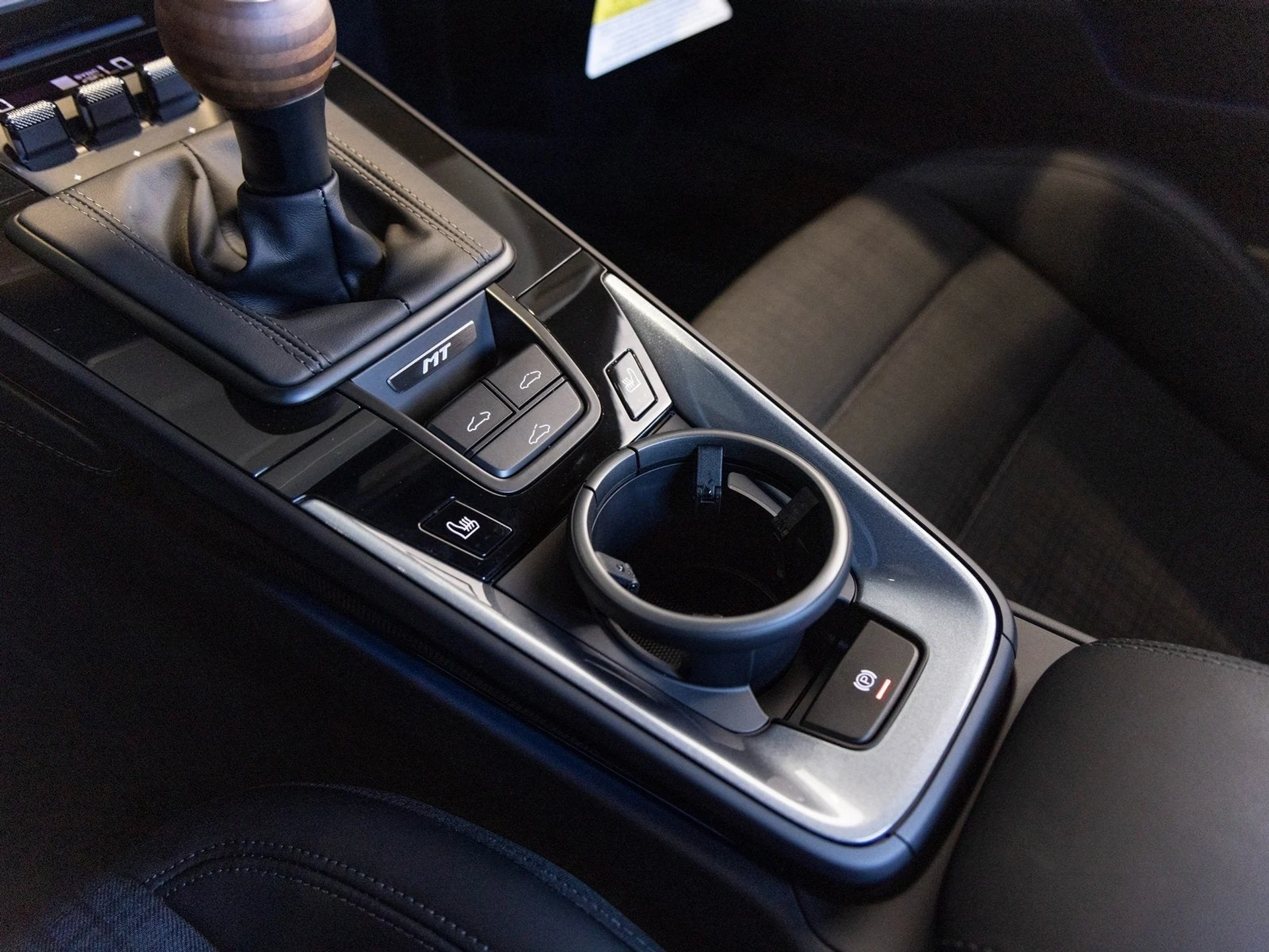 mph017_2805548322_18_affffff5d5