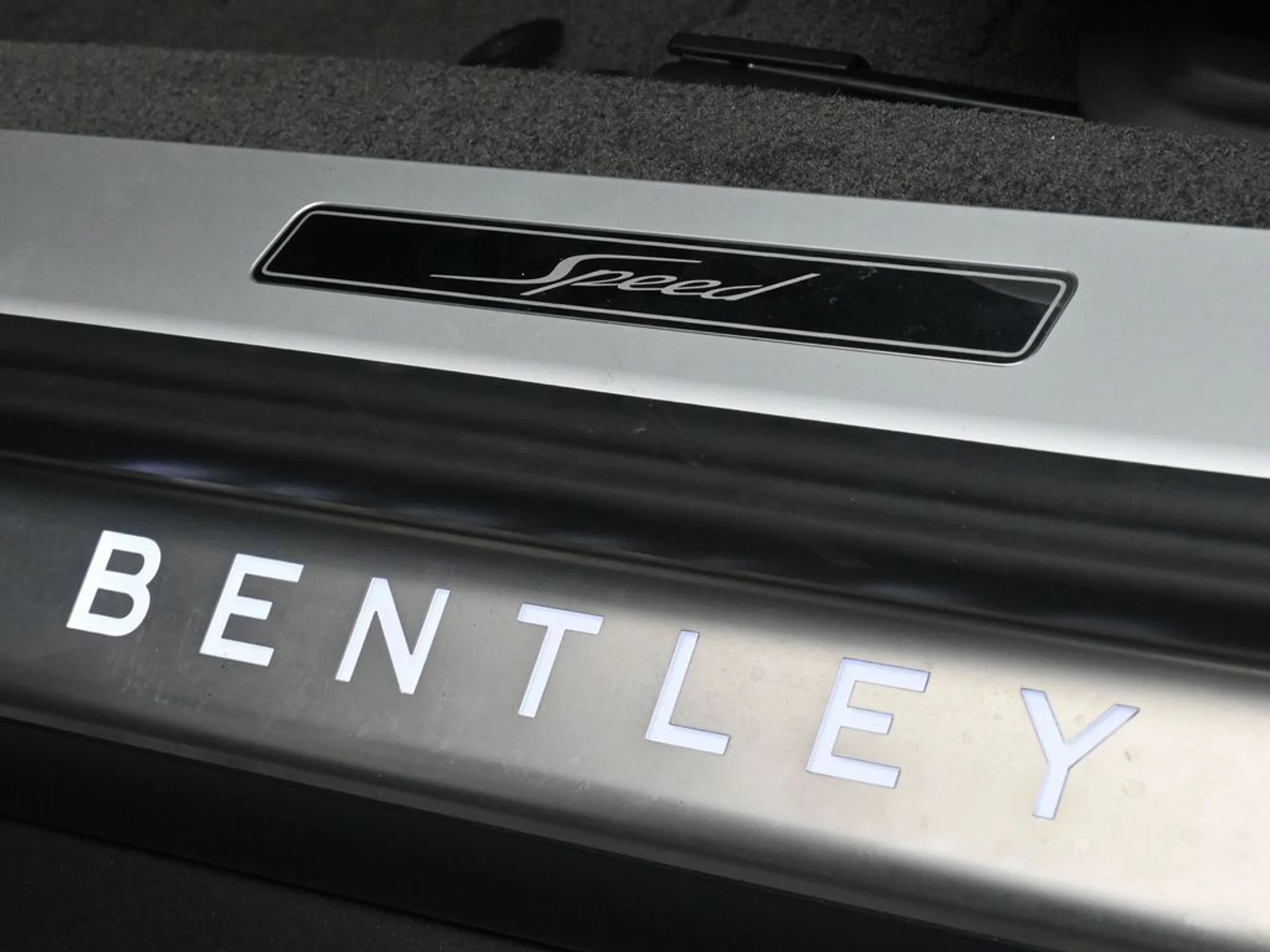 mph017_2806572966_0440383ba448b35516bc3c60c7552eb1x_b14a8a5588