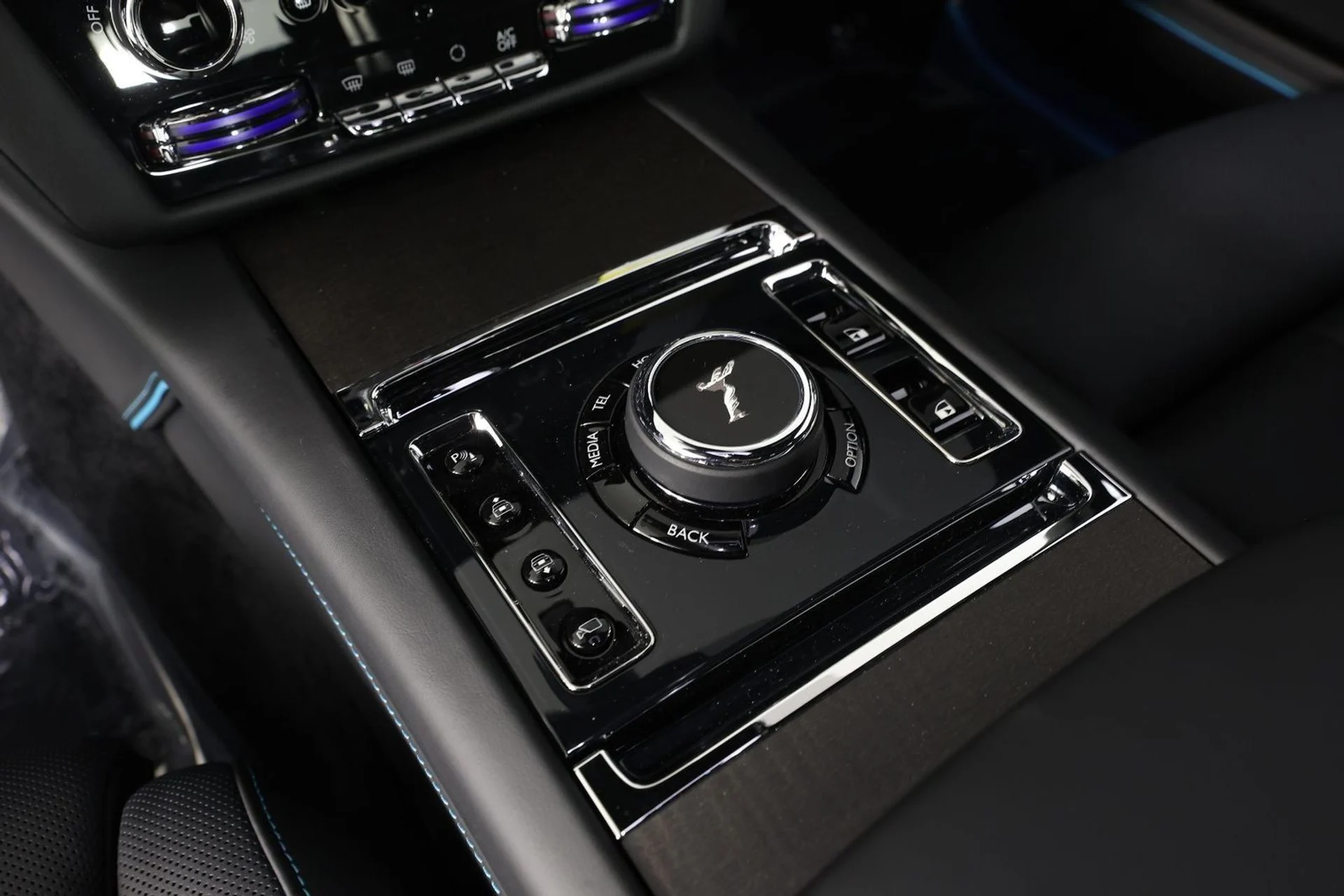 mph017_2811081982_ae62454023c97d265856d4f6455fc834_b866113af7