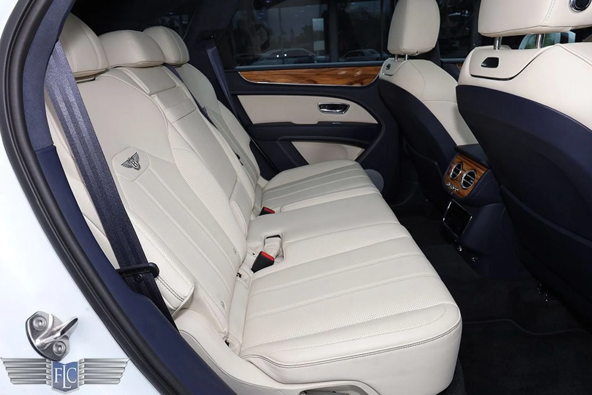 mph017_281970108_used_2024_bentley_bentayga_6305_22998003_18_1024_eb410b6aa4