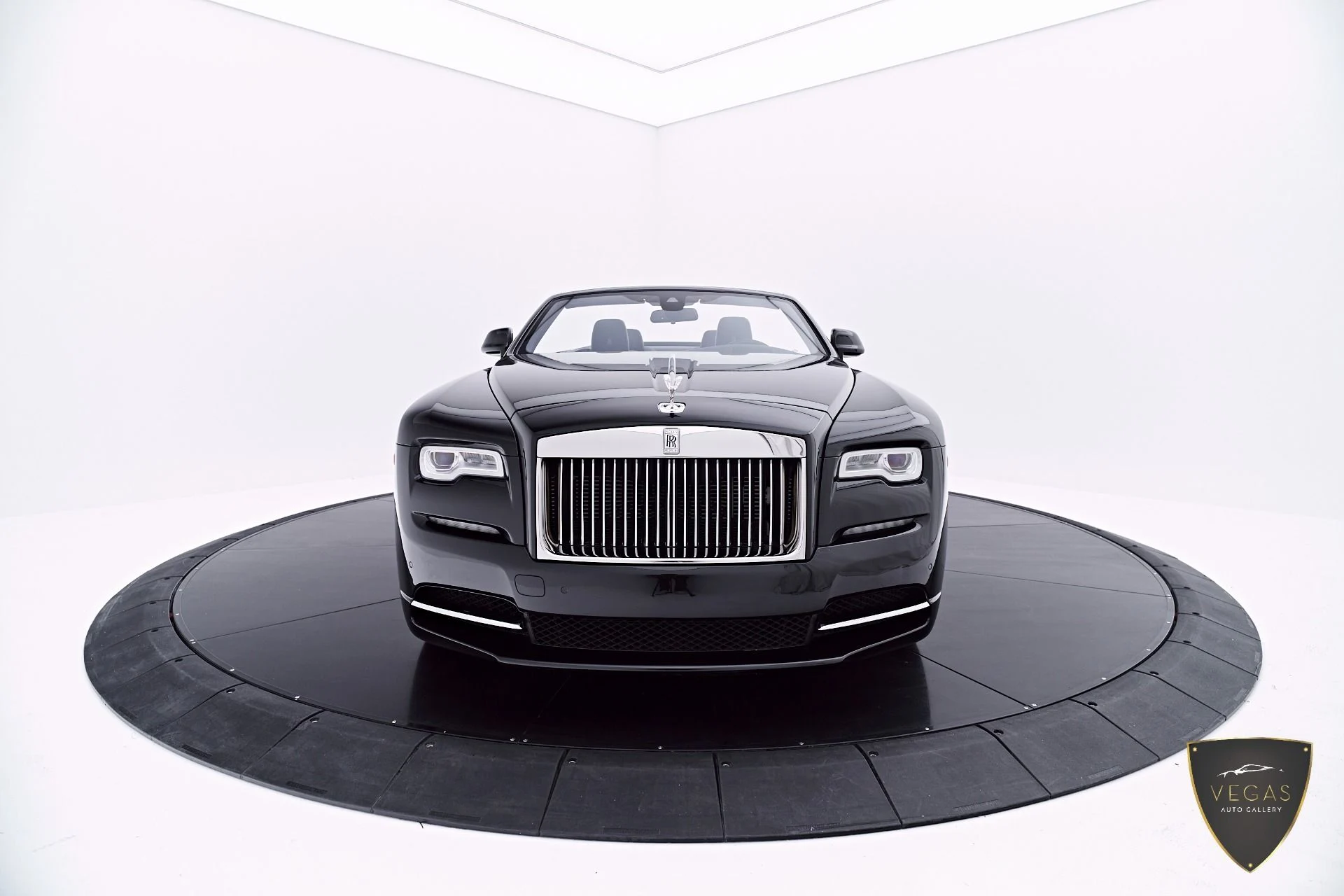 mph017_2827392328_Used_2019_Rolls_Royce_Dawn_Base_1782162932_814907d445