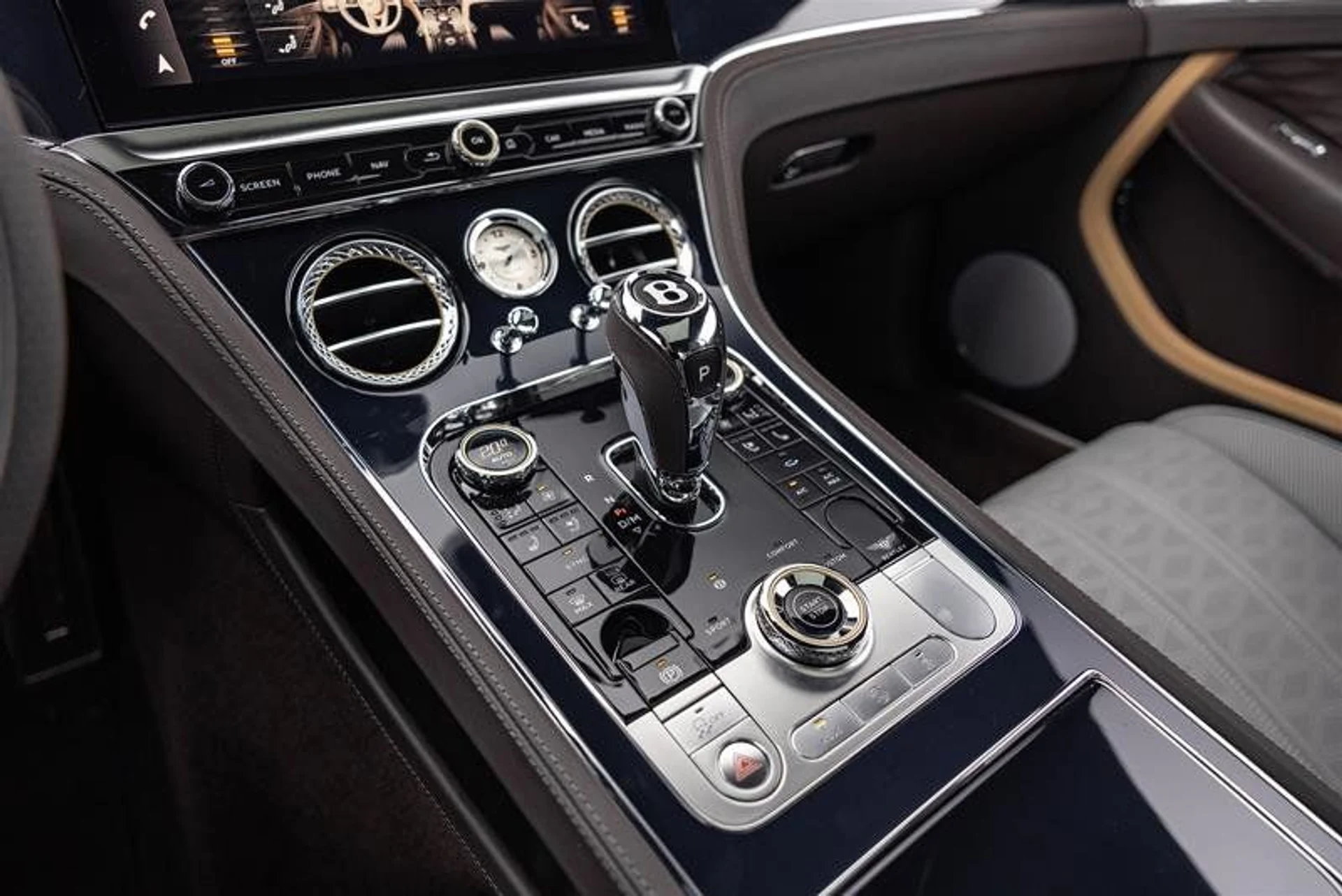 mph017_2834279204_37641600_08095_11714614_1577164512_076b5aef94