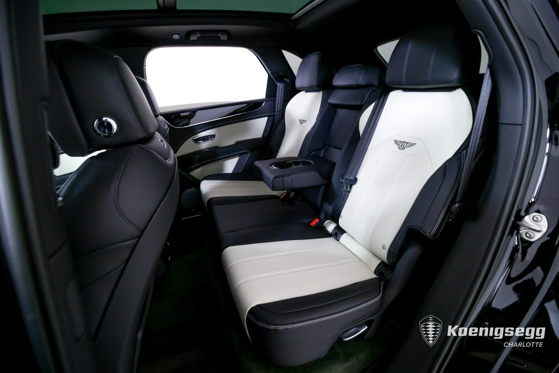 mph017_2836162359_Used_2022_Bentley_Bentayga_V8_1713469651_152e2a805c