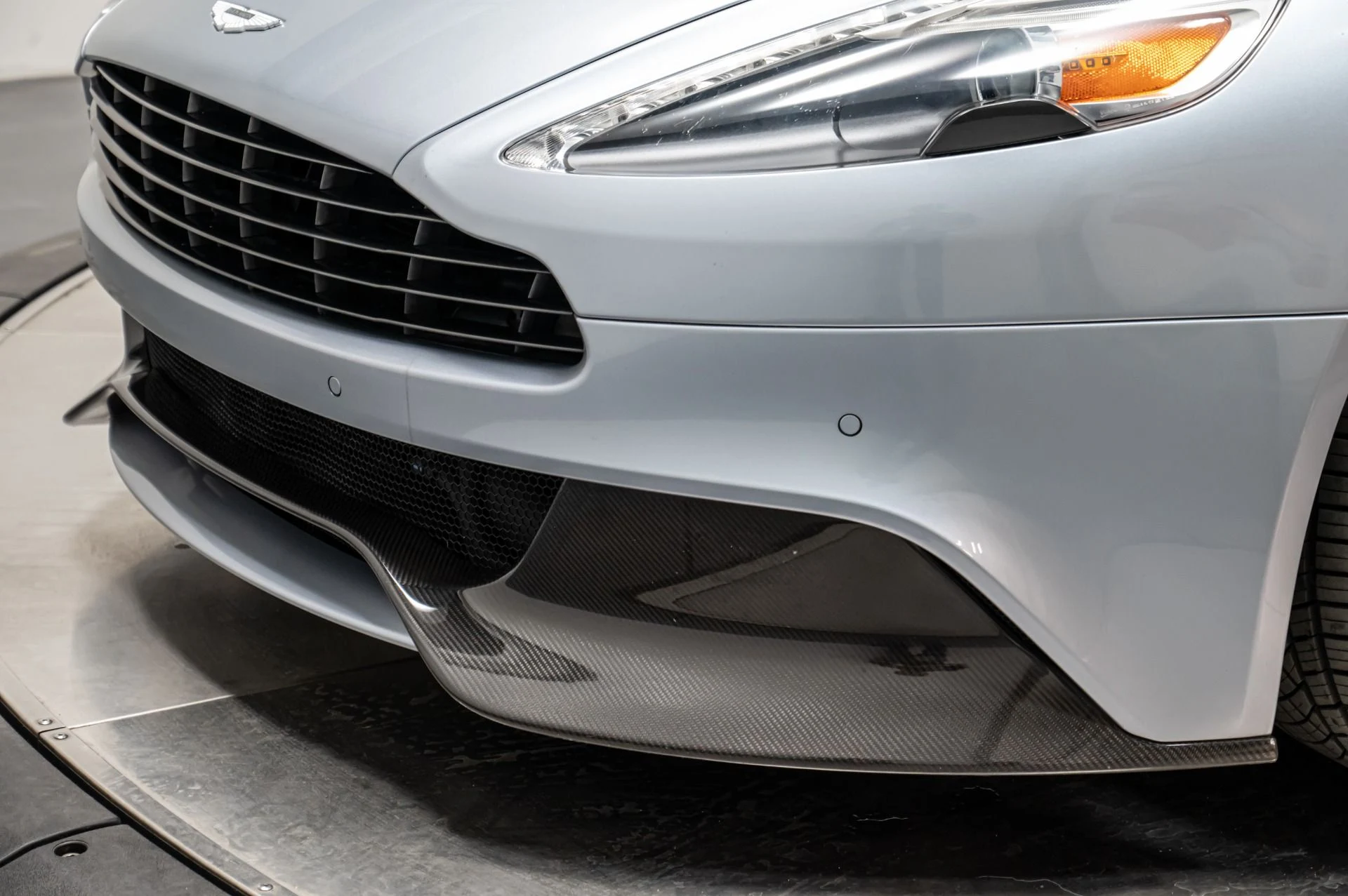 mph017_2837327987_Used_2014_Aston_Martin_Vanquish_V12_1729699077_6668b7b1b8
