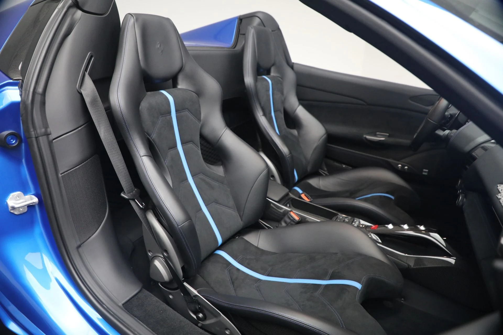 mph017_2849170168_Used_2017_Ferrari_488_Spider_1779887206_bf9bef06c9