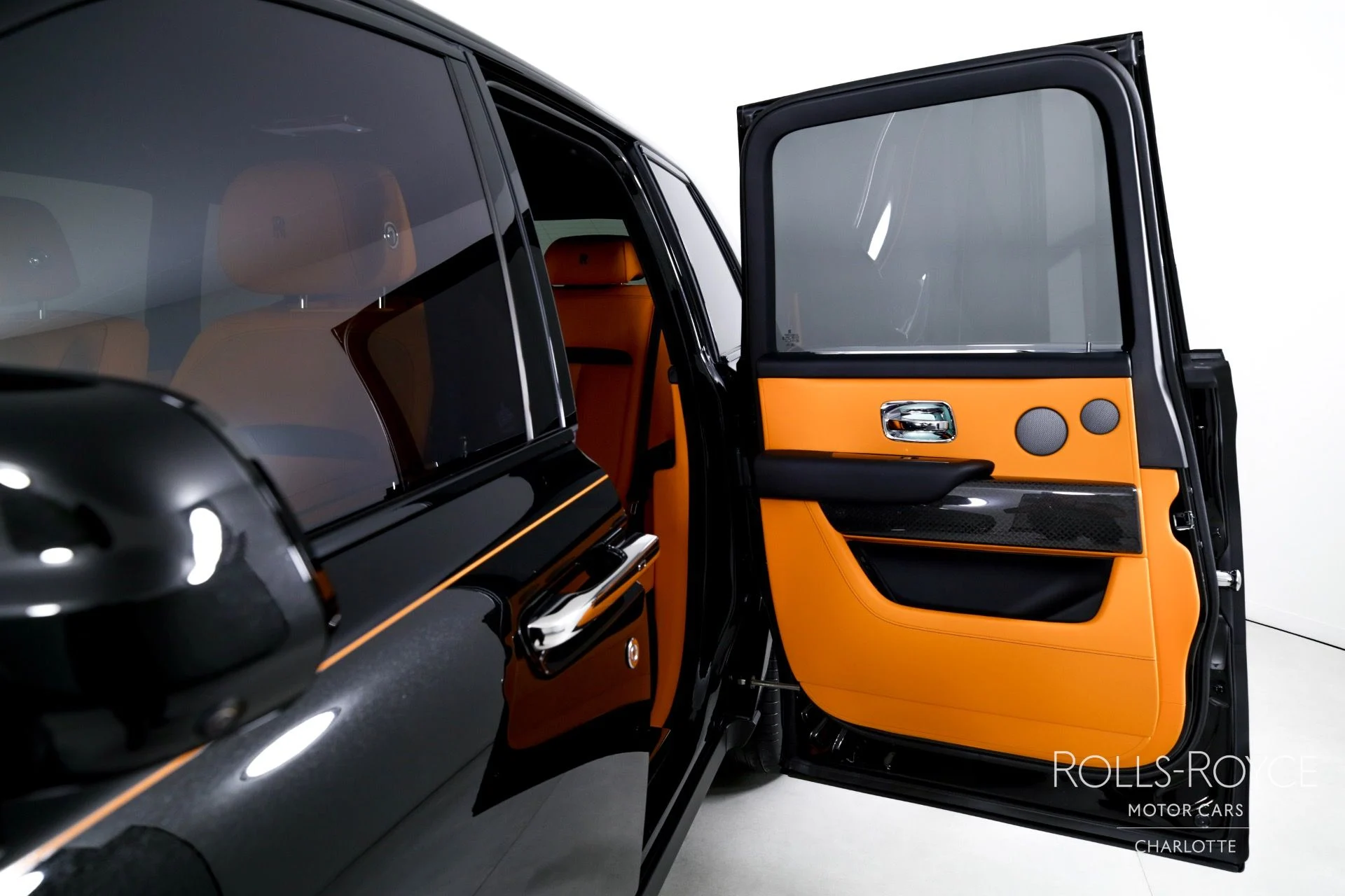mph017_284925393_Used_2023_Rolls_Royce_Black_Badge_Cullinan_1715880201_6fccc94b96