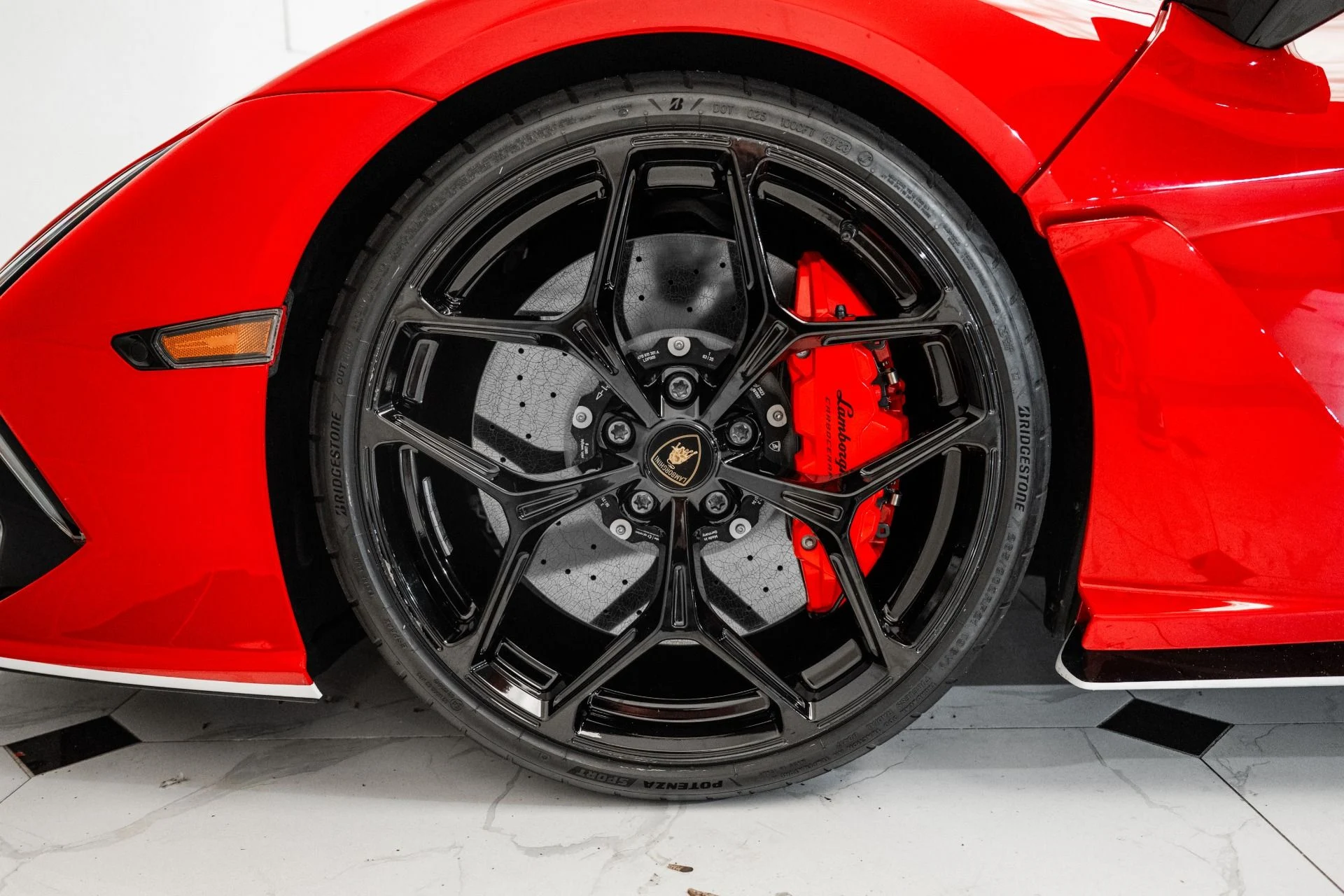 mph017_285236368_Used_2024_Lamborghini_Revuelto_1755181683_580da45dcd