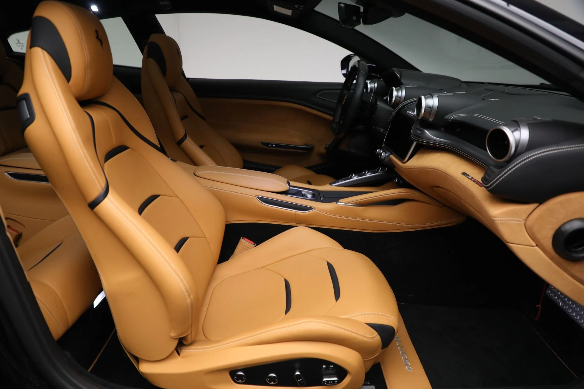 mph017_2857731527_Used_2020_Ferrari_GTC_4_Lusso_1764032069_962a1793aa