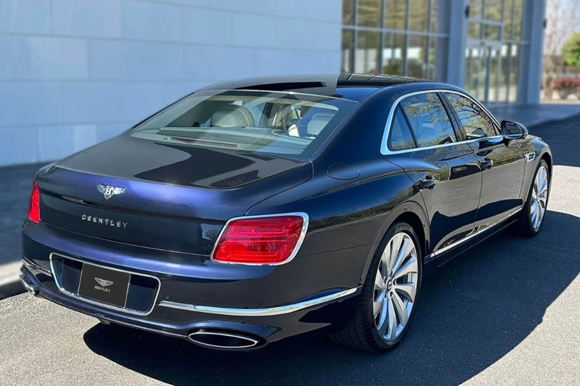 mph017_2858051467_New_2026_Bentley_Flying_Spur_1777901590_64952efd41
