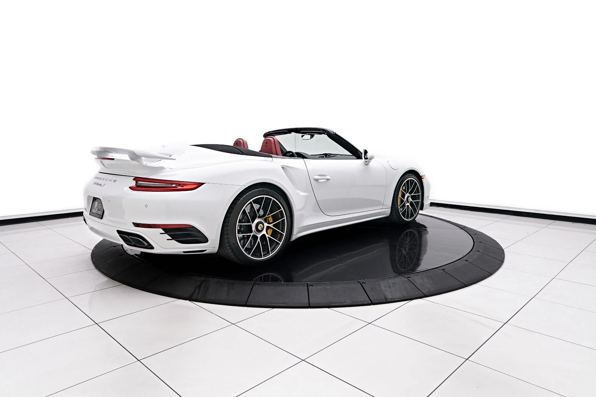 mph017_2858332934_Used_2019_Porsche_911_Turbo_S_1755714959_ebf79e0f6a