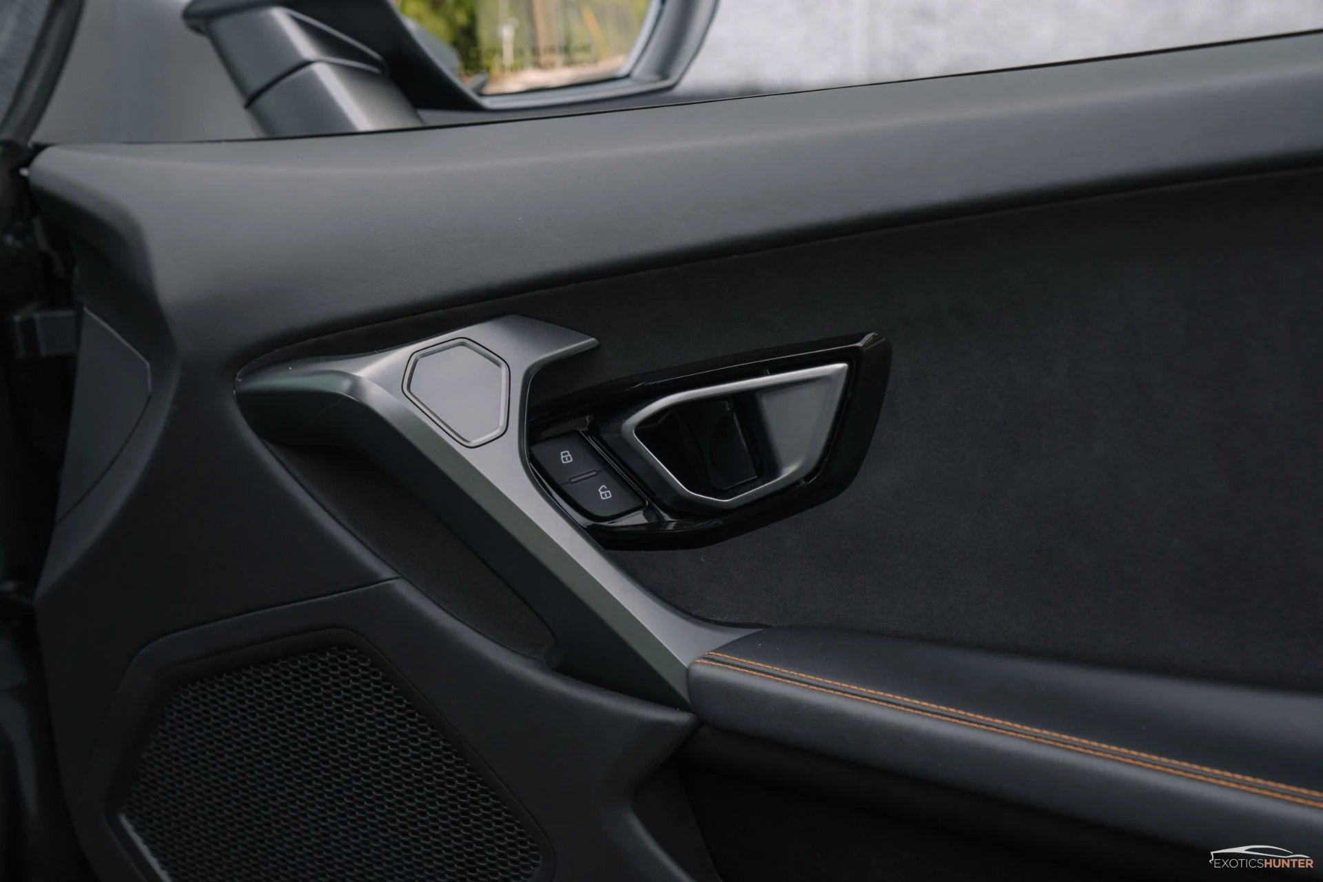 mph017_2861794895_Used_2015_Lamborghini_Huracan_LP_610_4_w_FULL_Stealth_PPF_1750434855_91aa3987a8