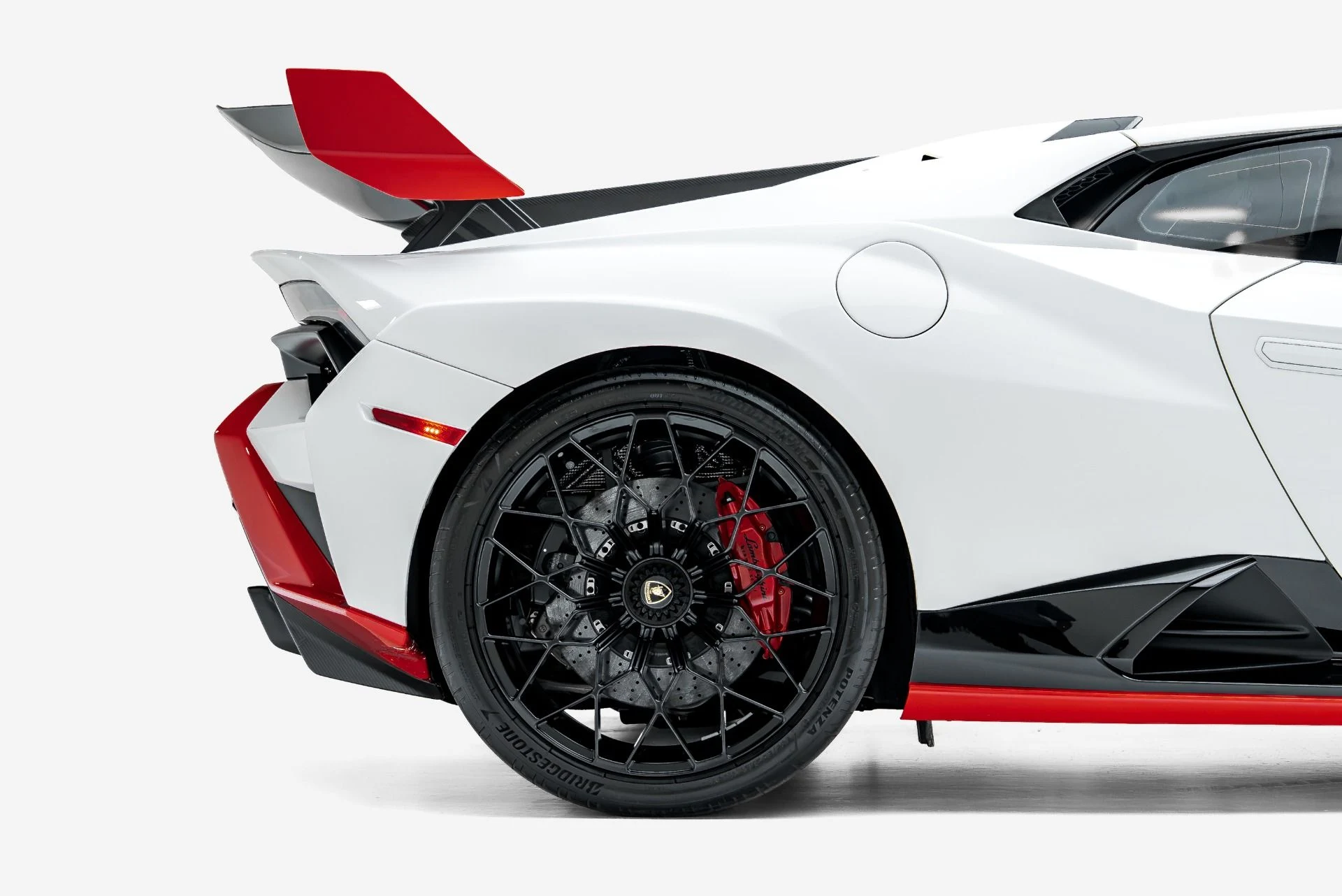 mph017_2876191934_Used_2022_Lamborghini_Huracan_STO_1790709112_6c047e9fe8