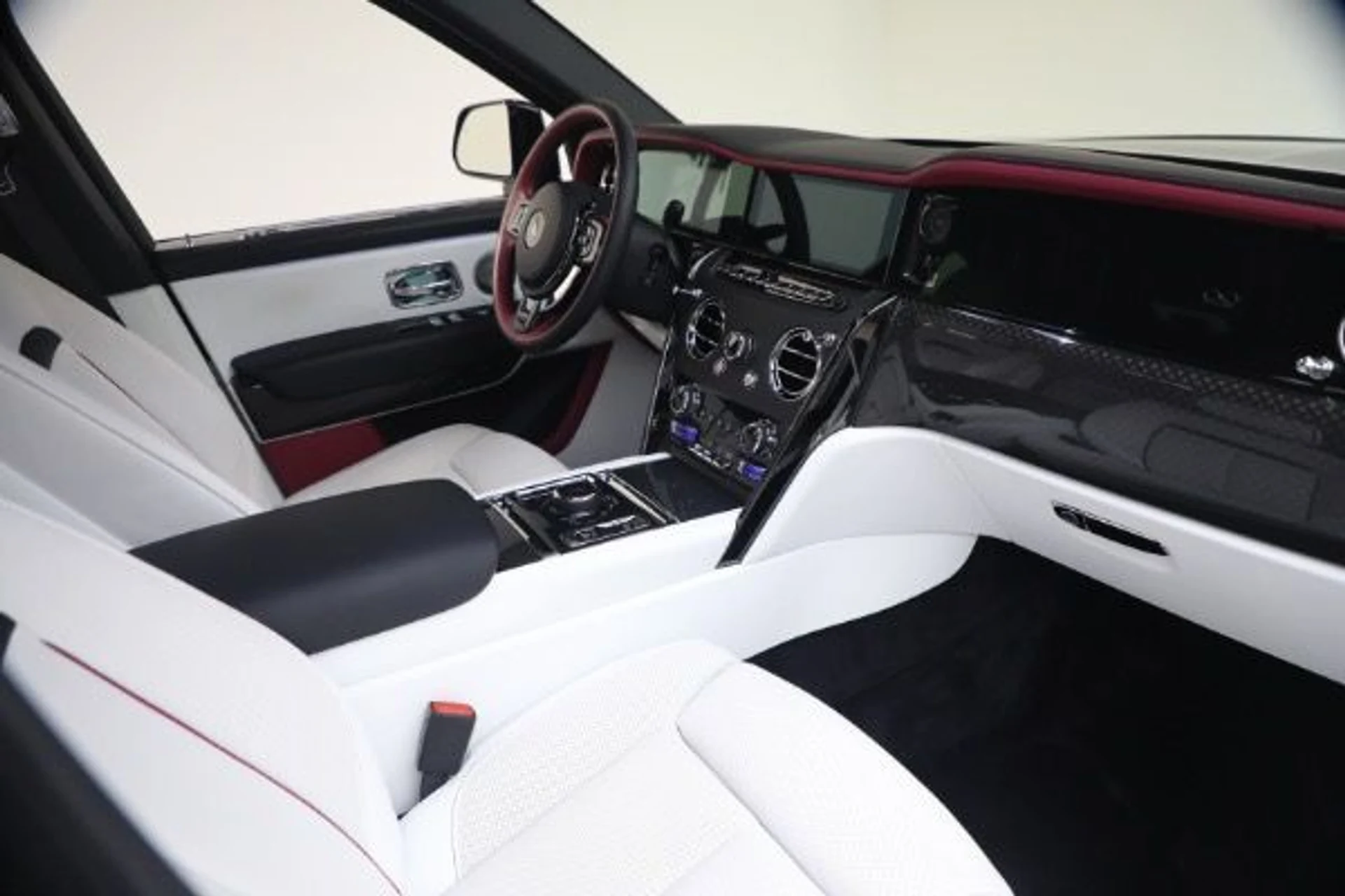 mph017_2878106281_Used_2025_Rolls_Royce_Black_Badge_Cullinan_2aee519715