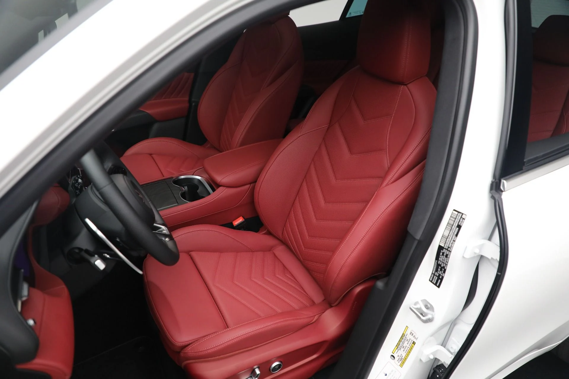 mph017_2880935199_New_2025_Maserati_Grecale_428998f236