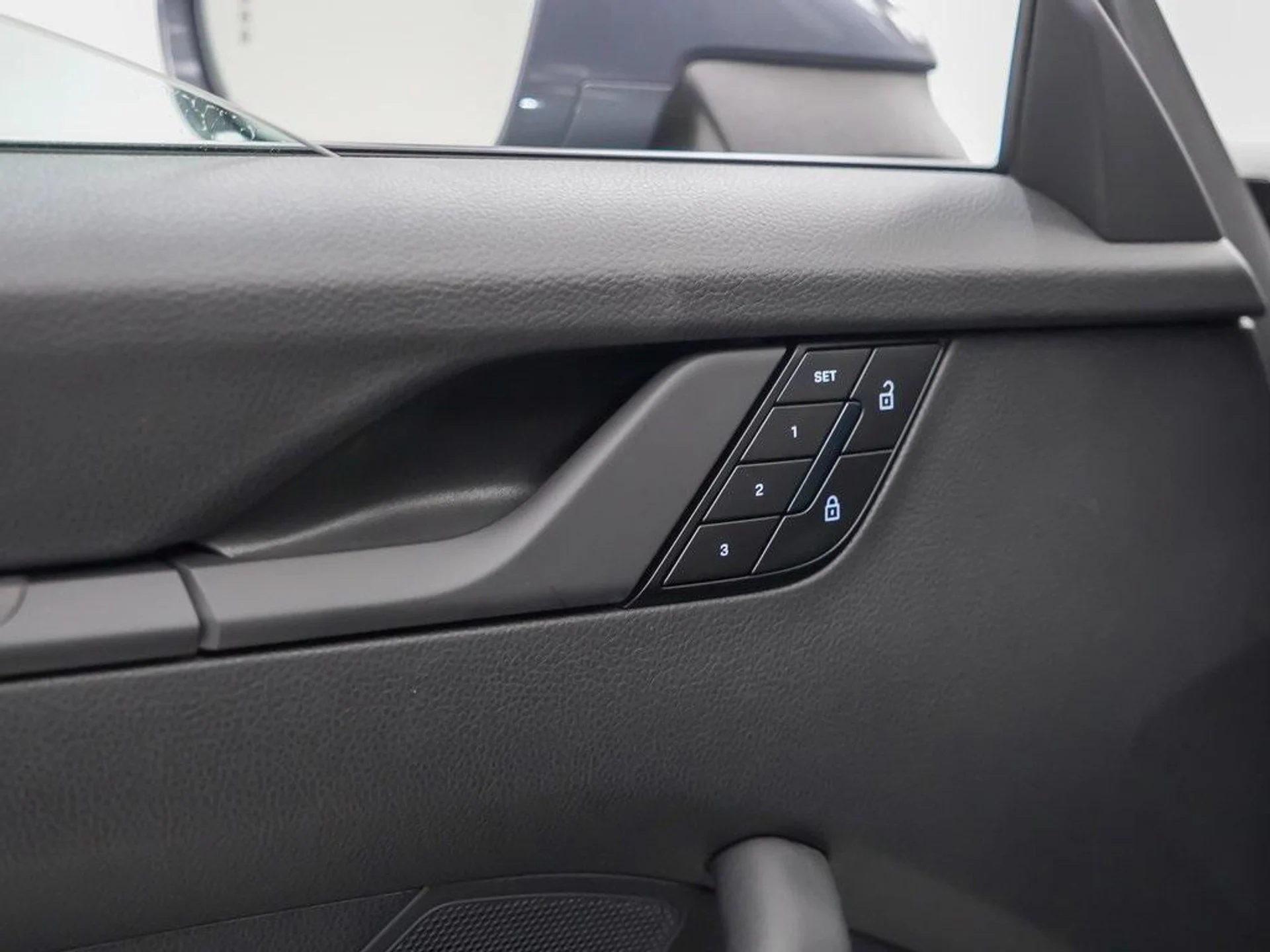 mph017_2882549450_9yrx7vnm_OJ_Vbeyo_F_k_O5_nnn_Y_Uk_6b50310e02