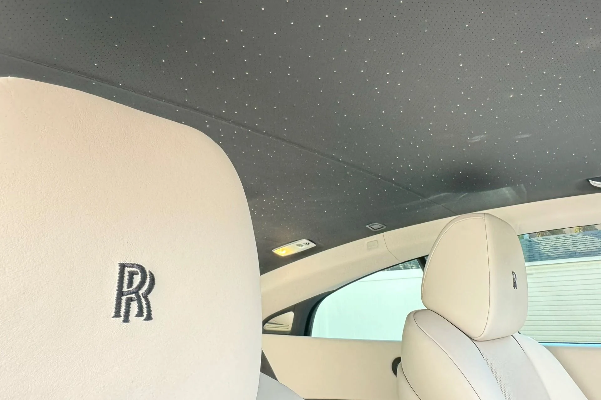 mph017_2898791597_Used_2018_Rolls_Royce_Wraith_1767023392_e98f9eb7b8