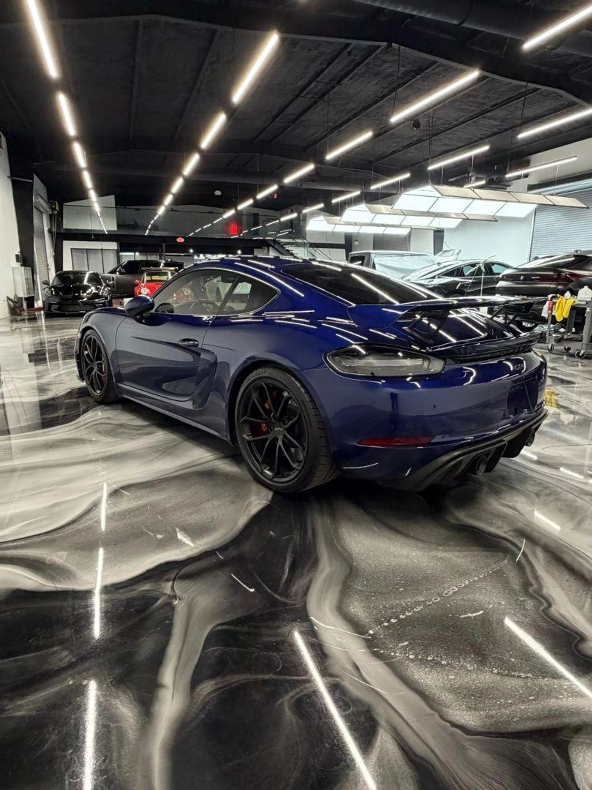 mph017_2900847265_Used_2020_Porsche_718_Cayman_GT_4_Coupe_2_D_1788539733_68098563aa