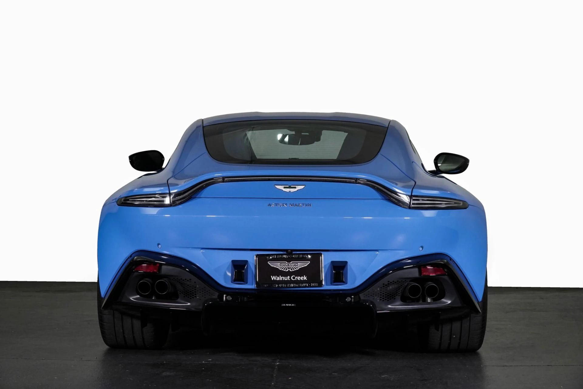 mph017_2909655296_Used_2021_Aston_Martin_Vantage_1770366066_3627fe58d0