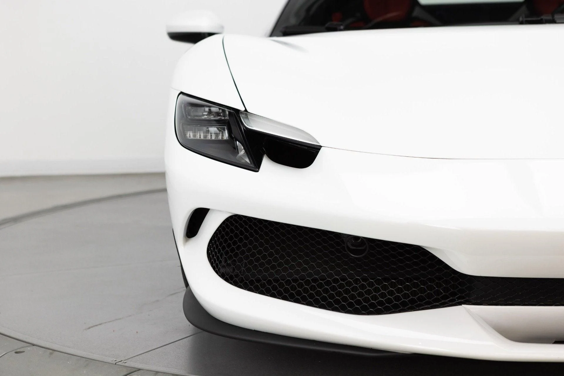 mph017_2911414508_Used_2024_Ferrari_296_GTB_1777368277_a55afb3092