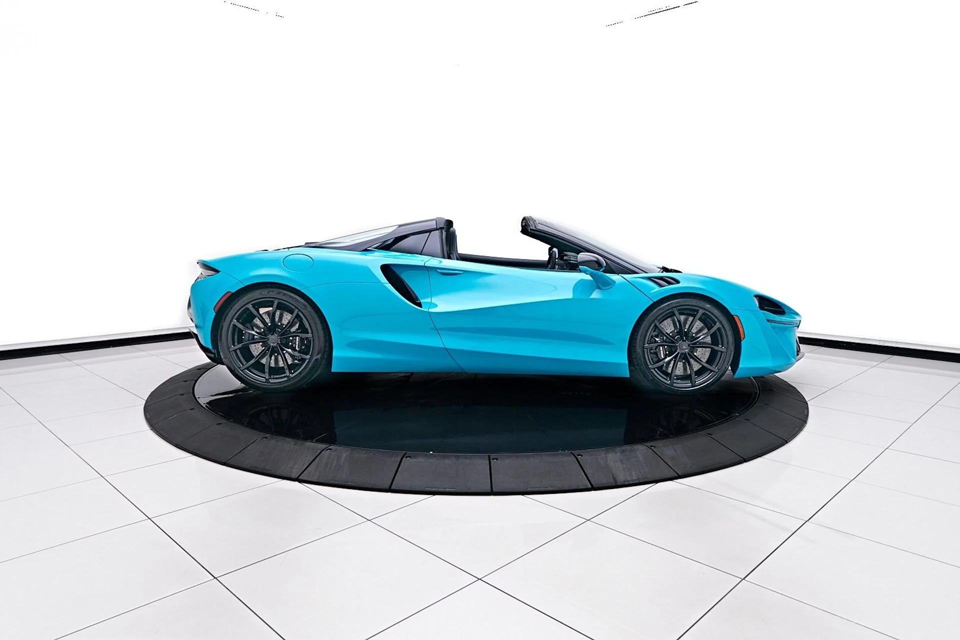 mph017_291276000_Used_2025_Mc_Laren_Artura_Tech_Lux_1756245195_e33e1322e1