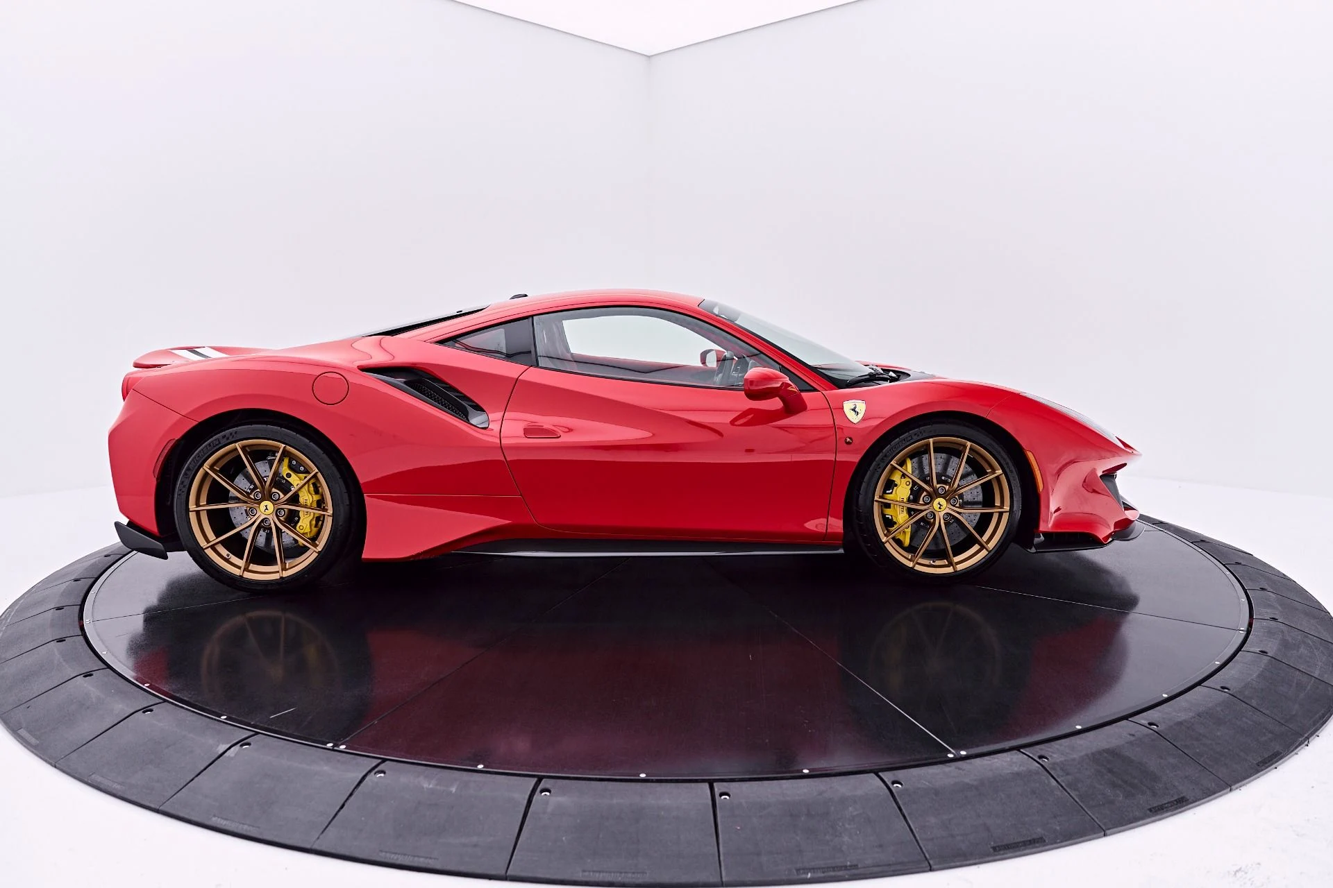mph017_2916168623_Used_2020_Ferrari_488_Pista_1783794209_94ab5740bf