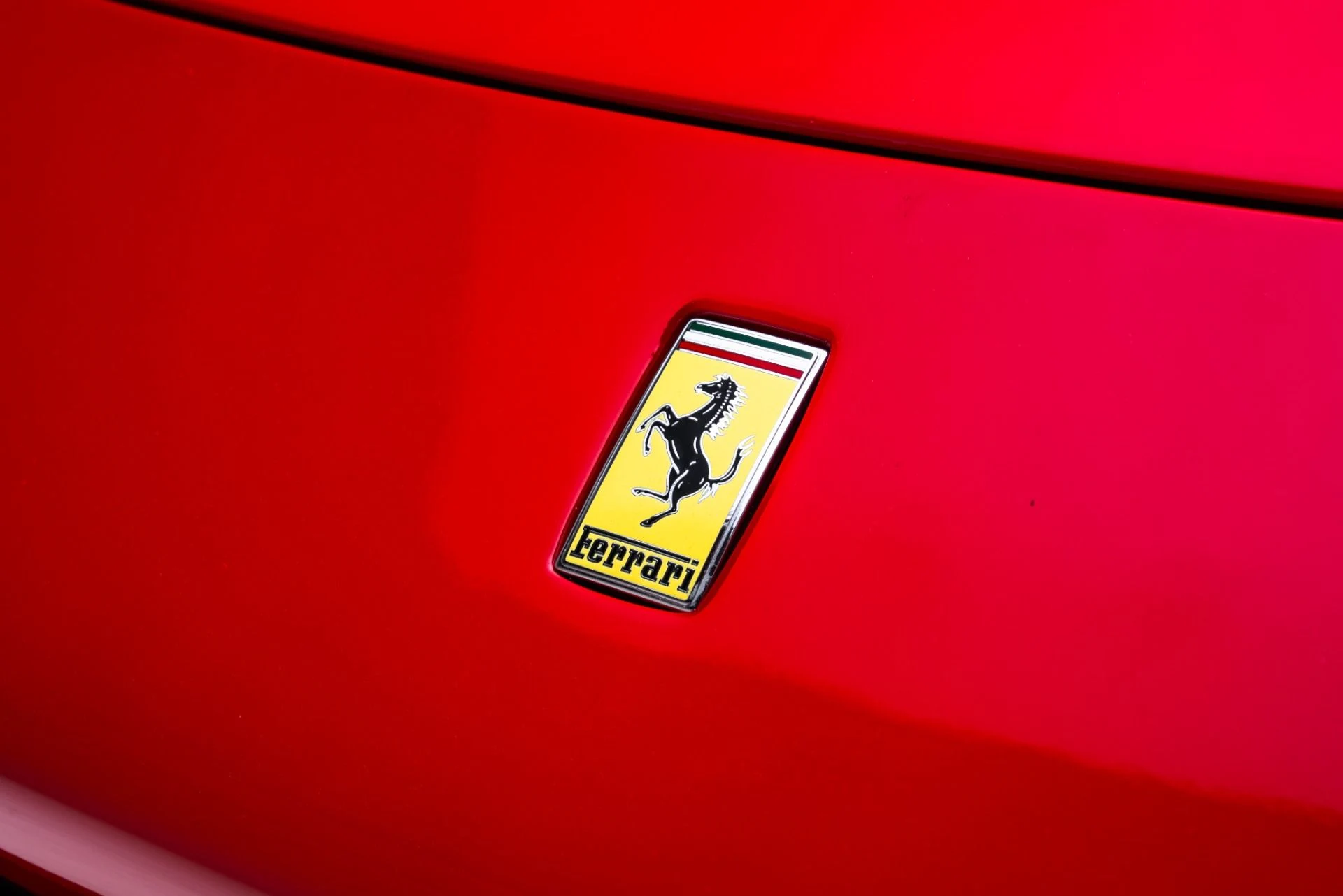 mph017_2919864444_Used_2022_Ferrari_F8_Spider_1772060446_a6c6a06e4c