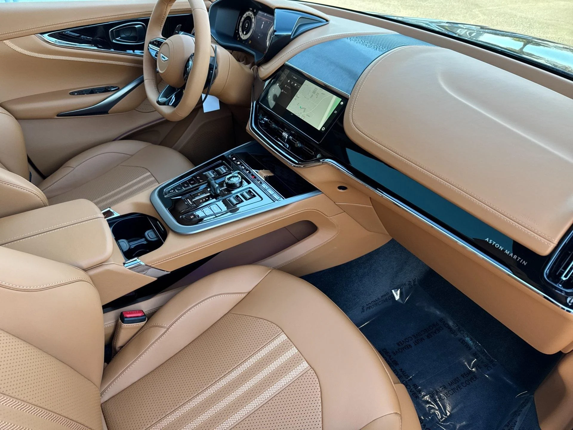 mph017_2926761669_New_2026_Aston_Martin_DBX_707_1768403580_0685b5f707