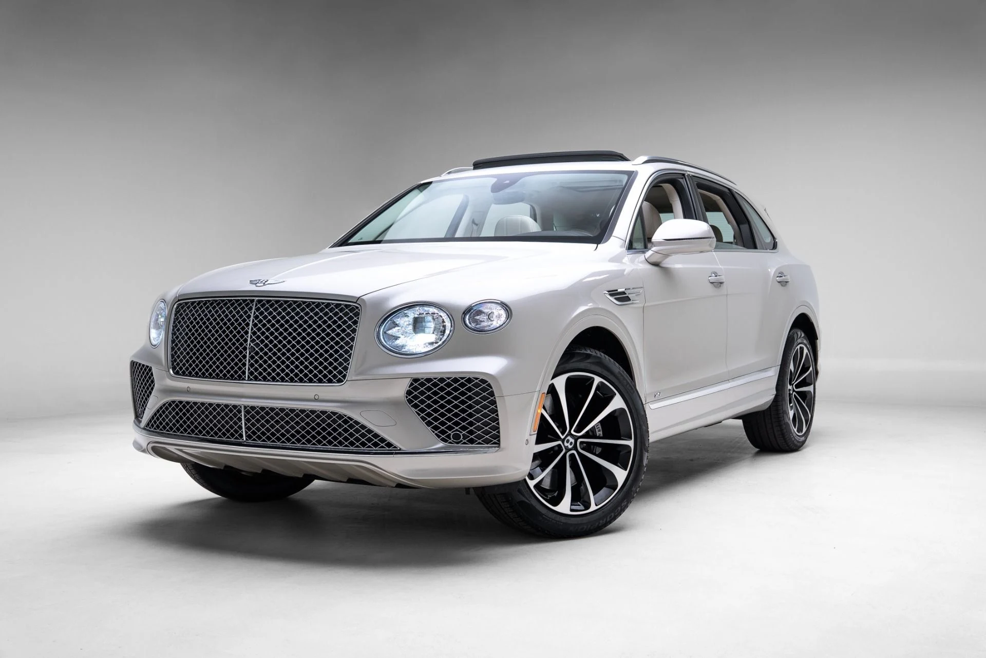 mph017_2927747198_Used_2021_Bentley_Bentayga_V8_1774990523_8e53e3c7ee