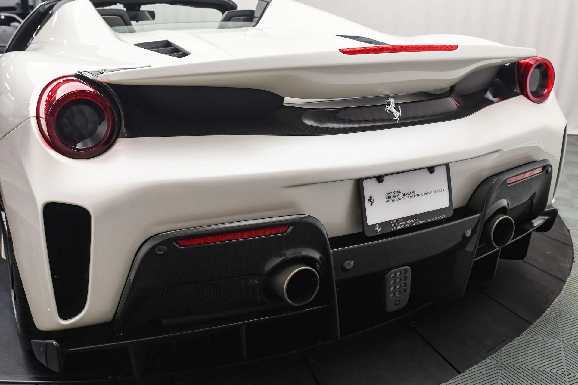 mph017_2929460982_Used_2020_Ferrari_488_Pista_Base_1757455460_4d502667b4